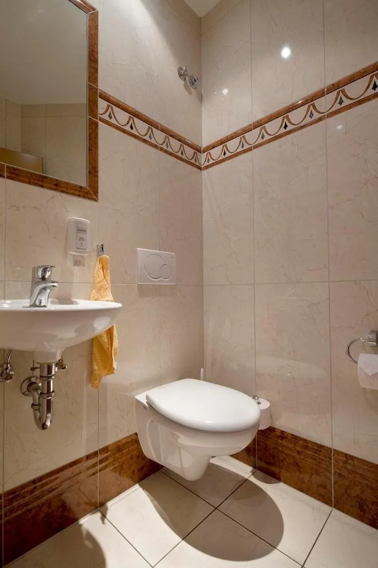 Bathroom in Germanenhof