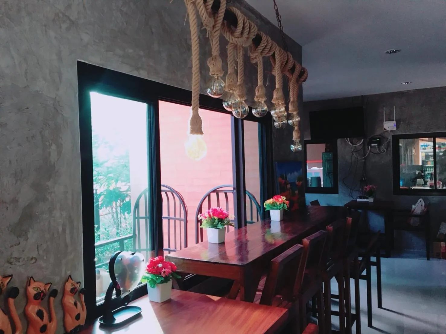 On-site shops in River Hill Side Resort