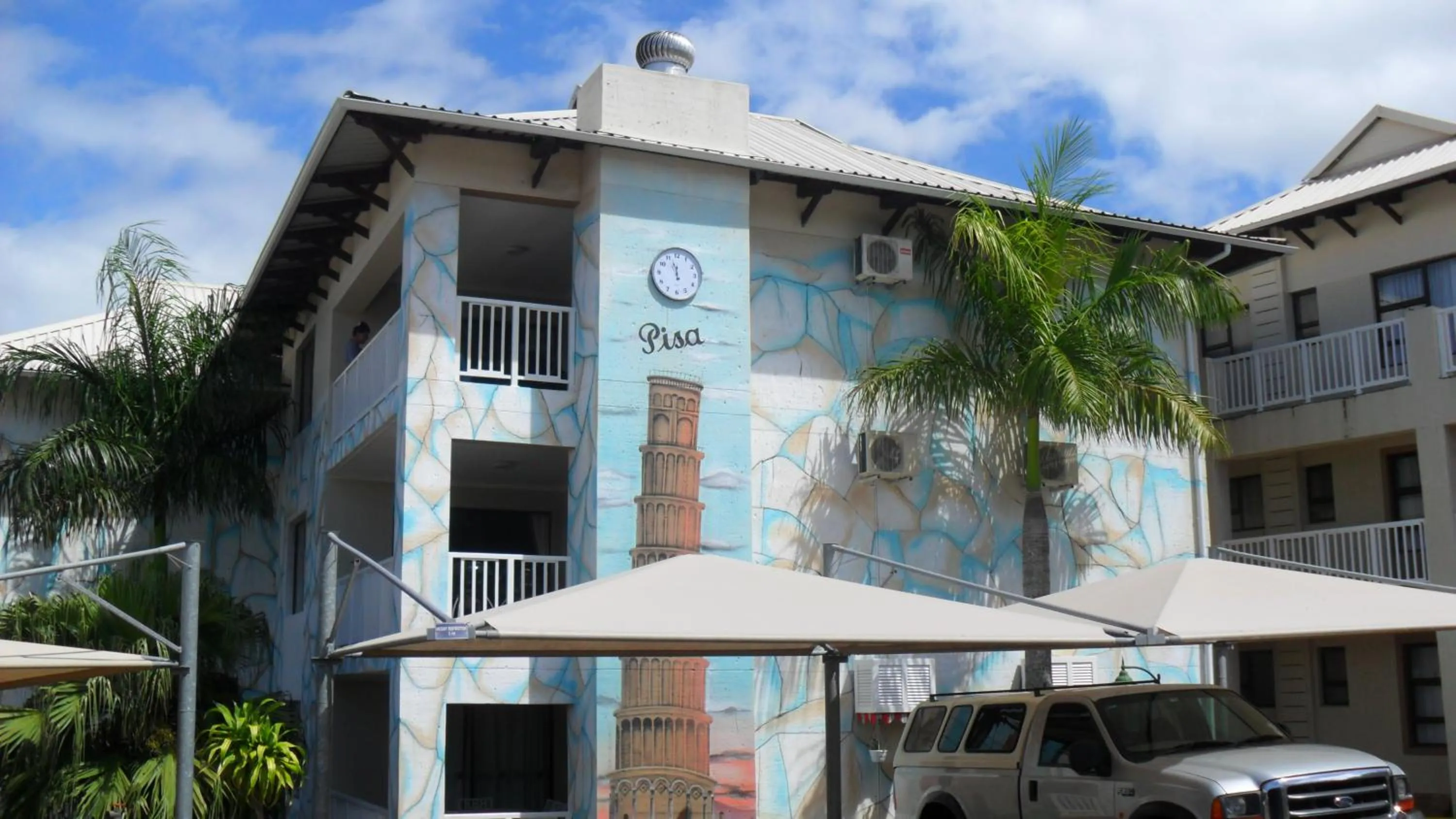 Property building in Uvongo River Resort