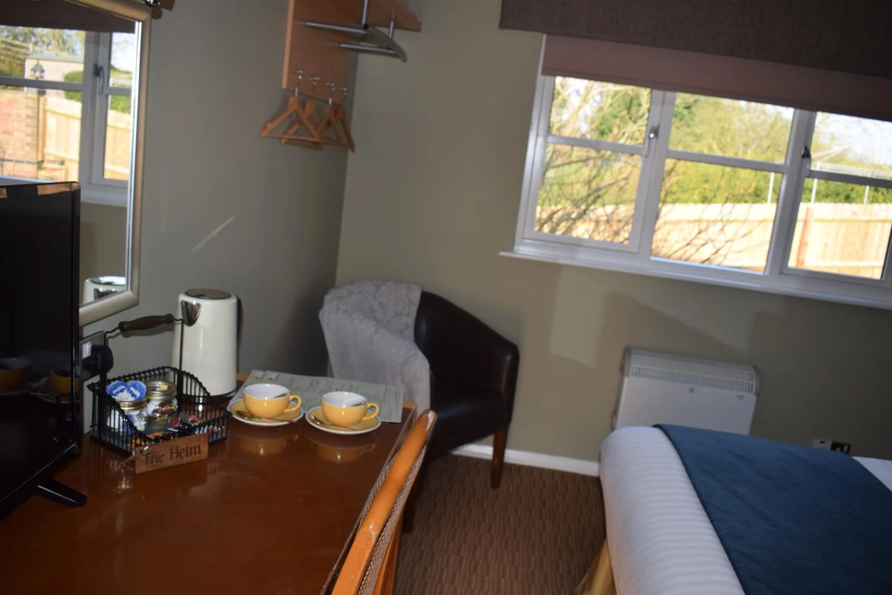 Bedroom in Narrowboat at Weedon