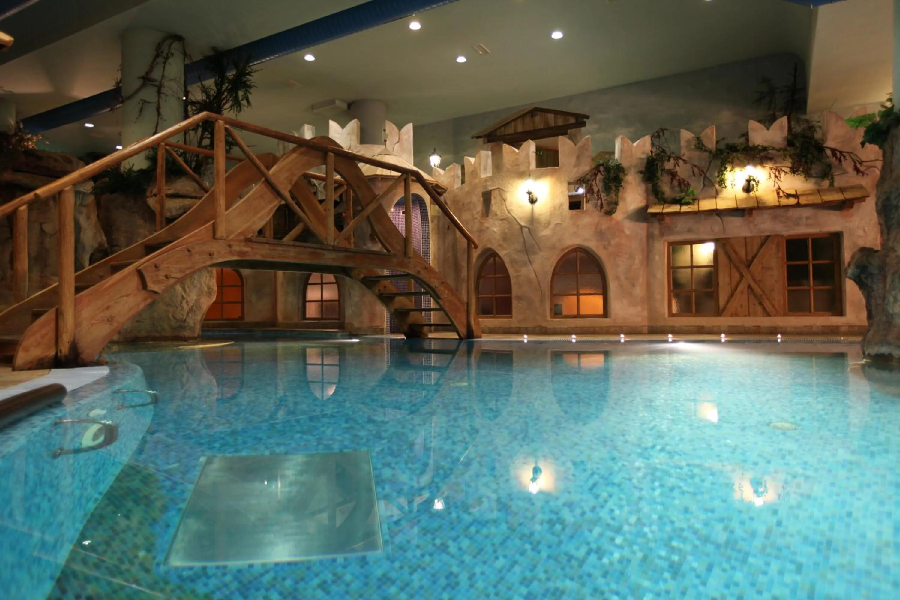 Swimming pool in Hotel La Perla Wellness & Beauty