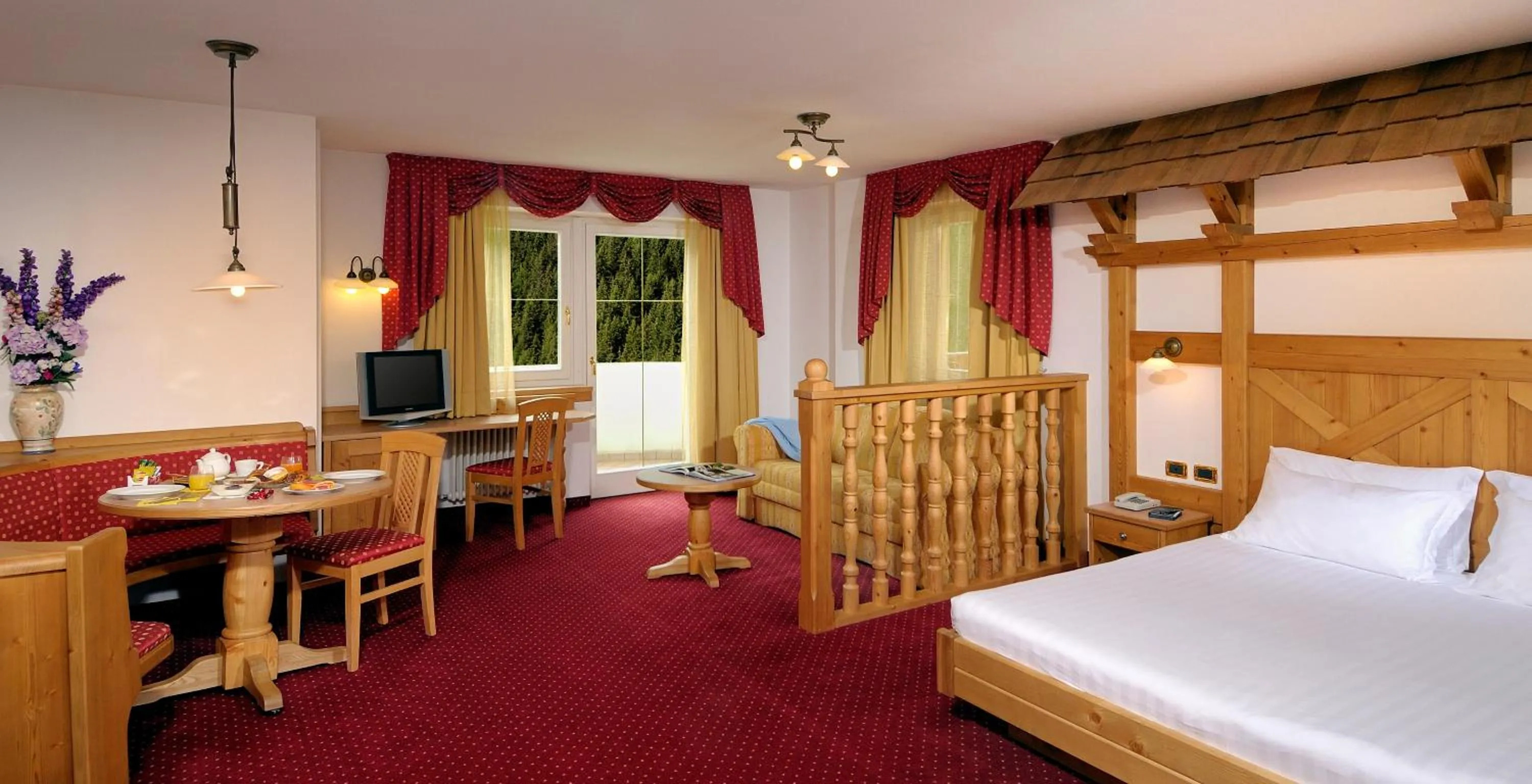 Living room, Bed in Hotel La Perla Wellness & Beauty