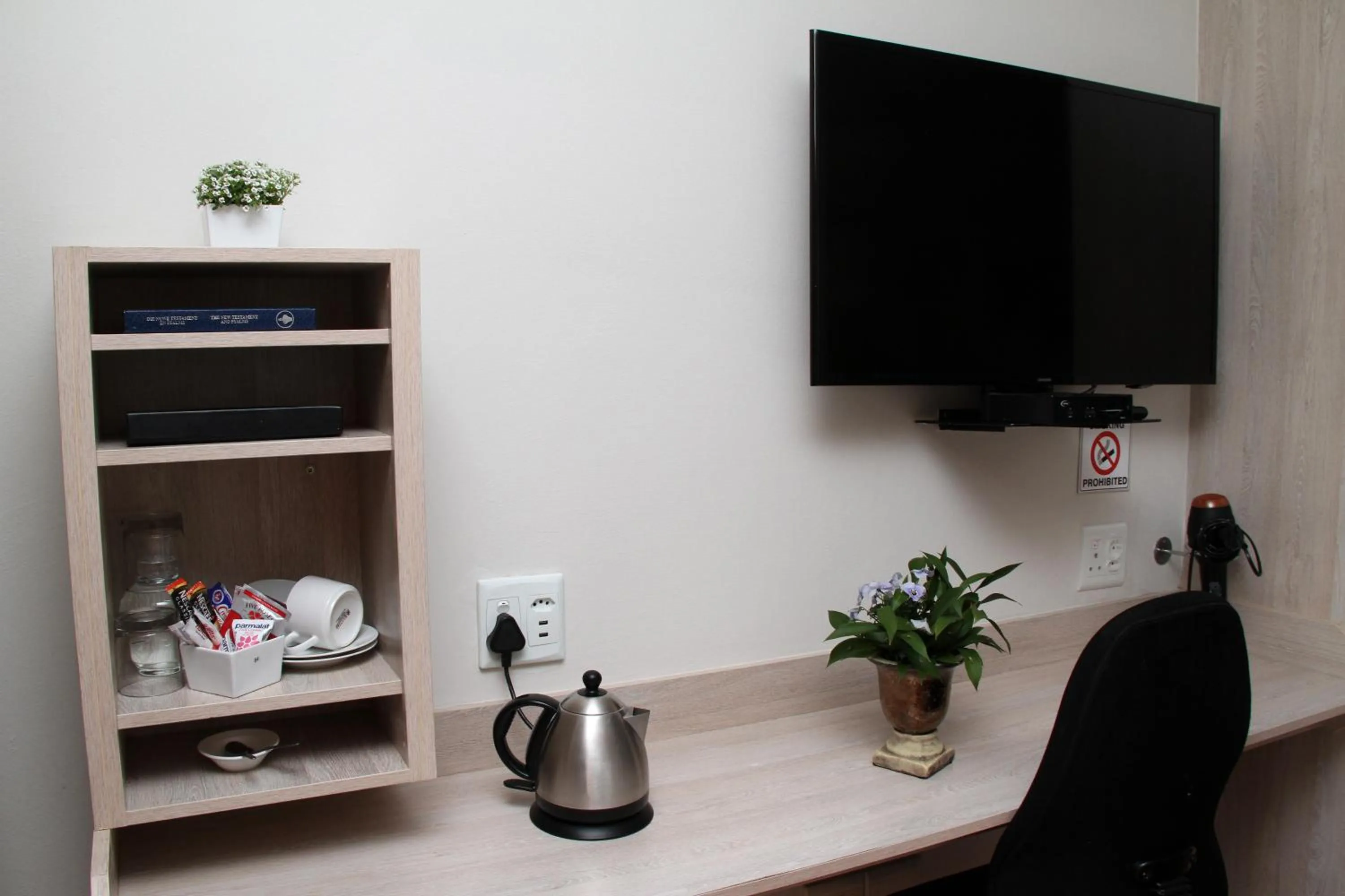 Bedroom in Del Roza Guest House
