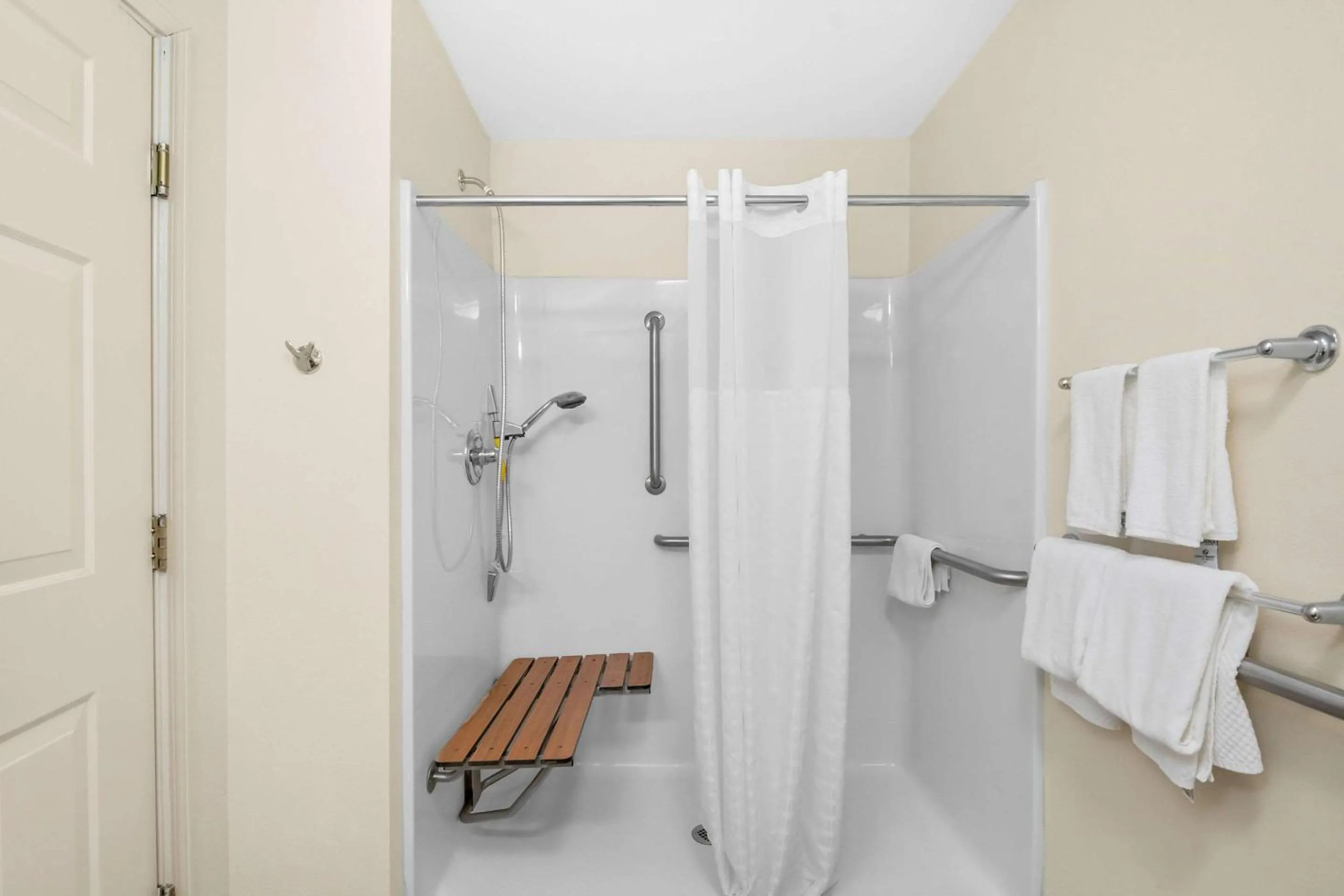 Bedroom in Quality Inn Queensbury - Lake George Area