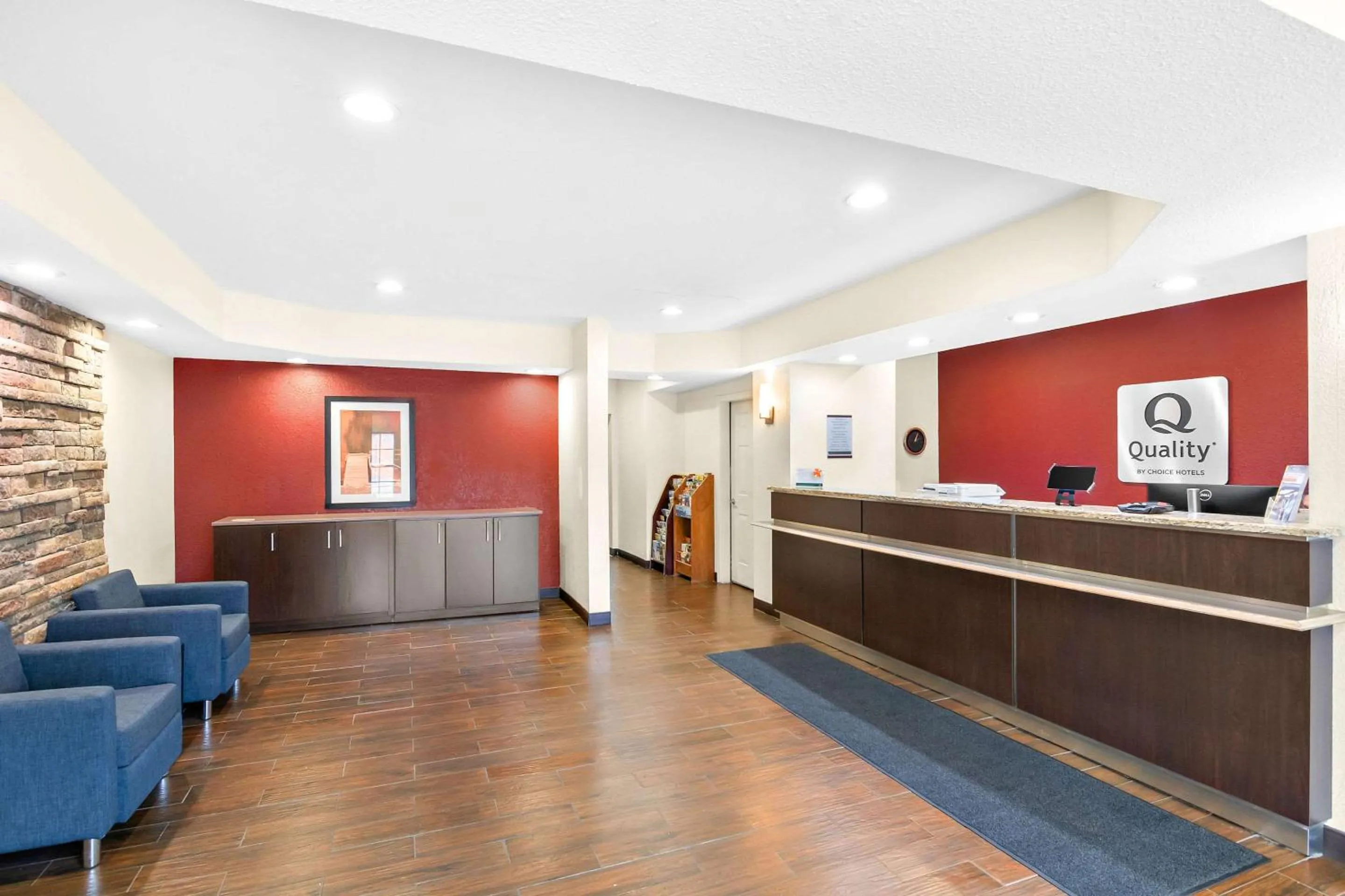 Lobby or reception in Quality Inn Queensbury - Lake George Area