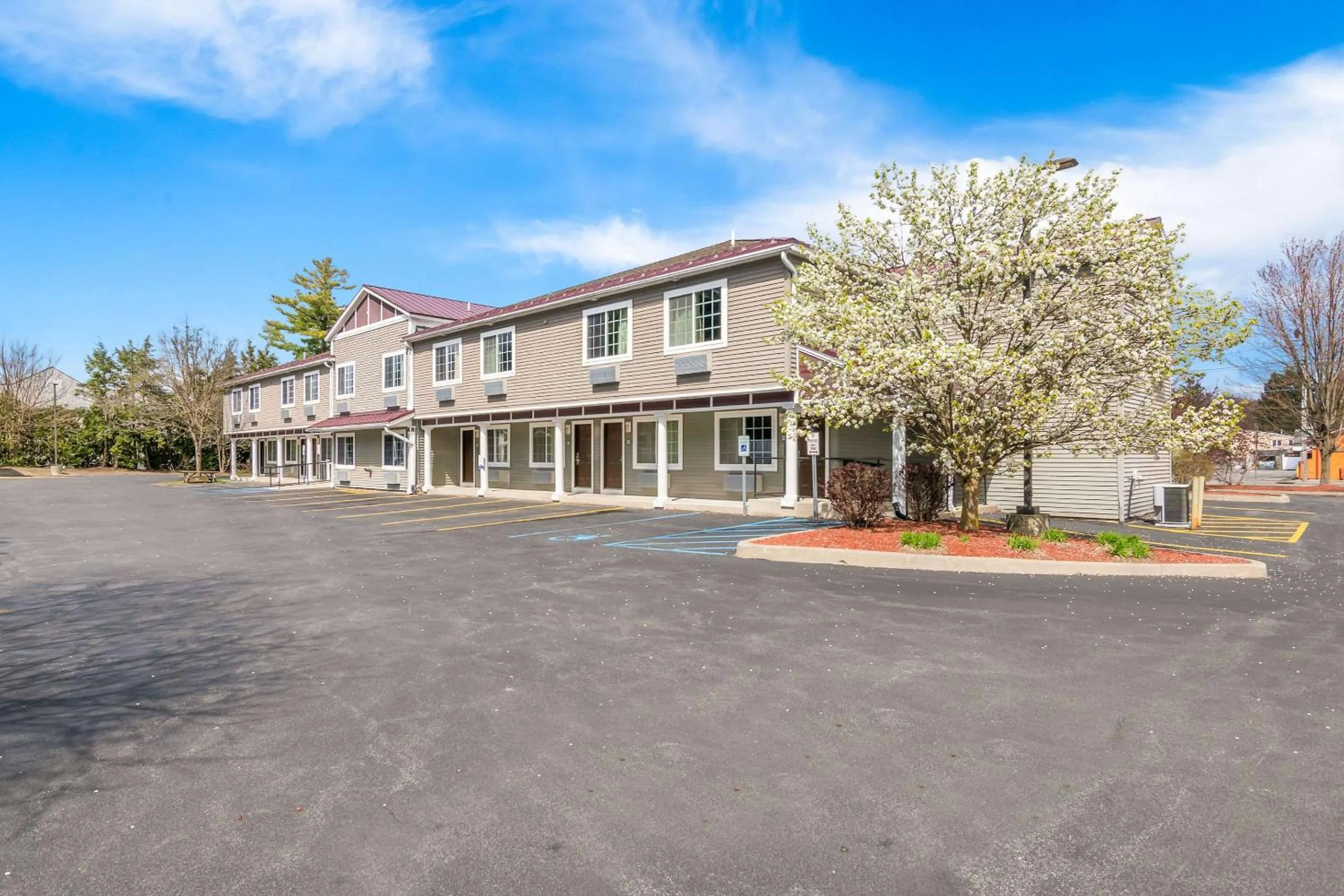 Property building in Quality Inn Queensbury - Lake George Area