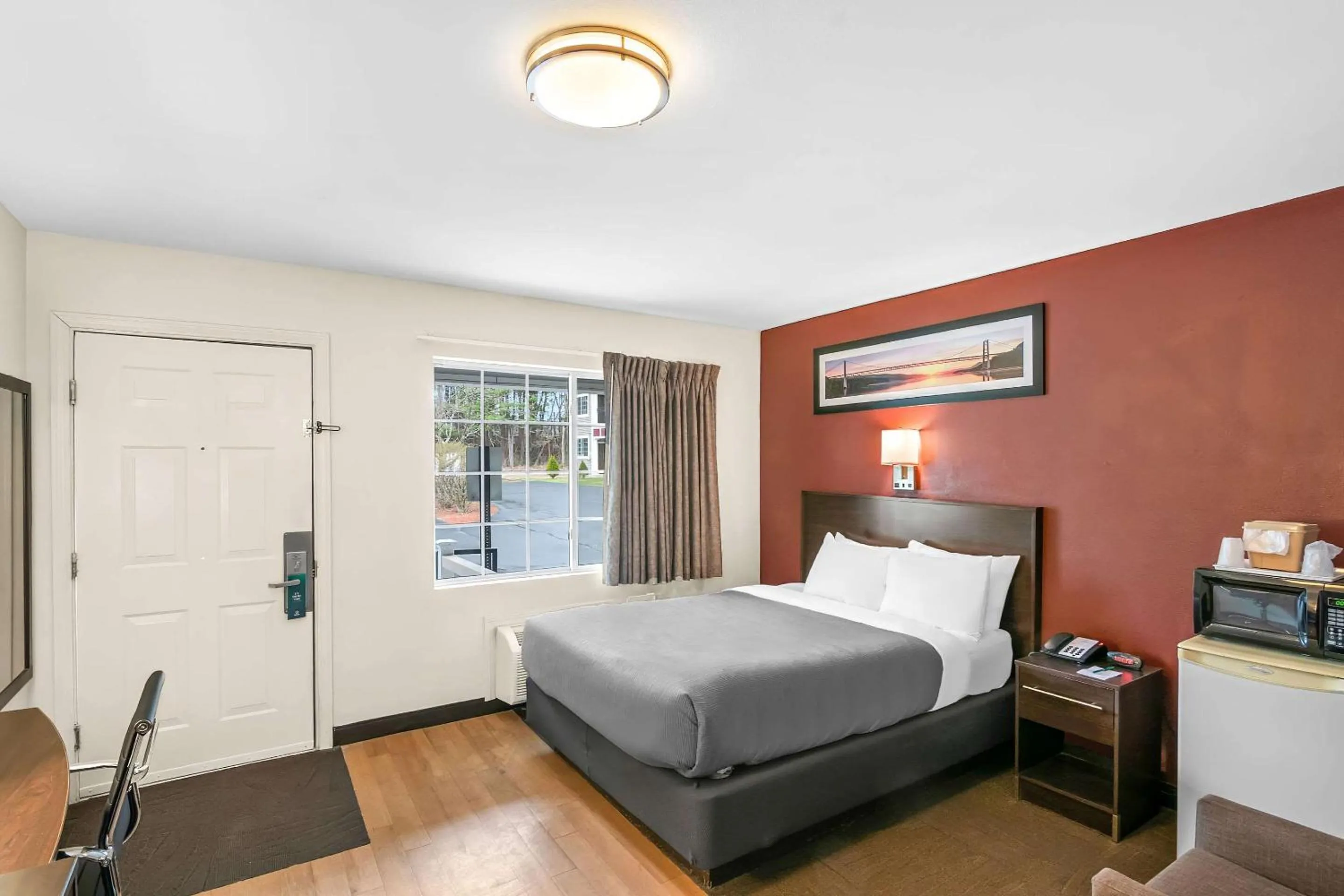 Bedroom, Bed in Quality Inn Queensbury - Lake George Area