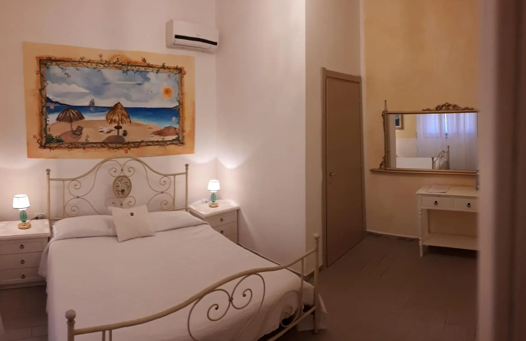 Photo of the whole room, Bed in La Porta Sulla Costa