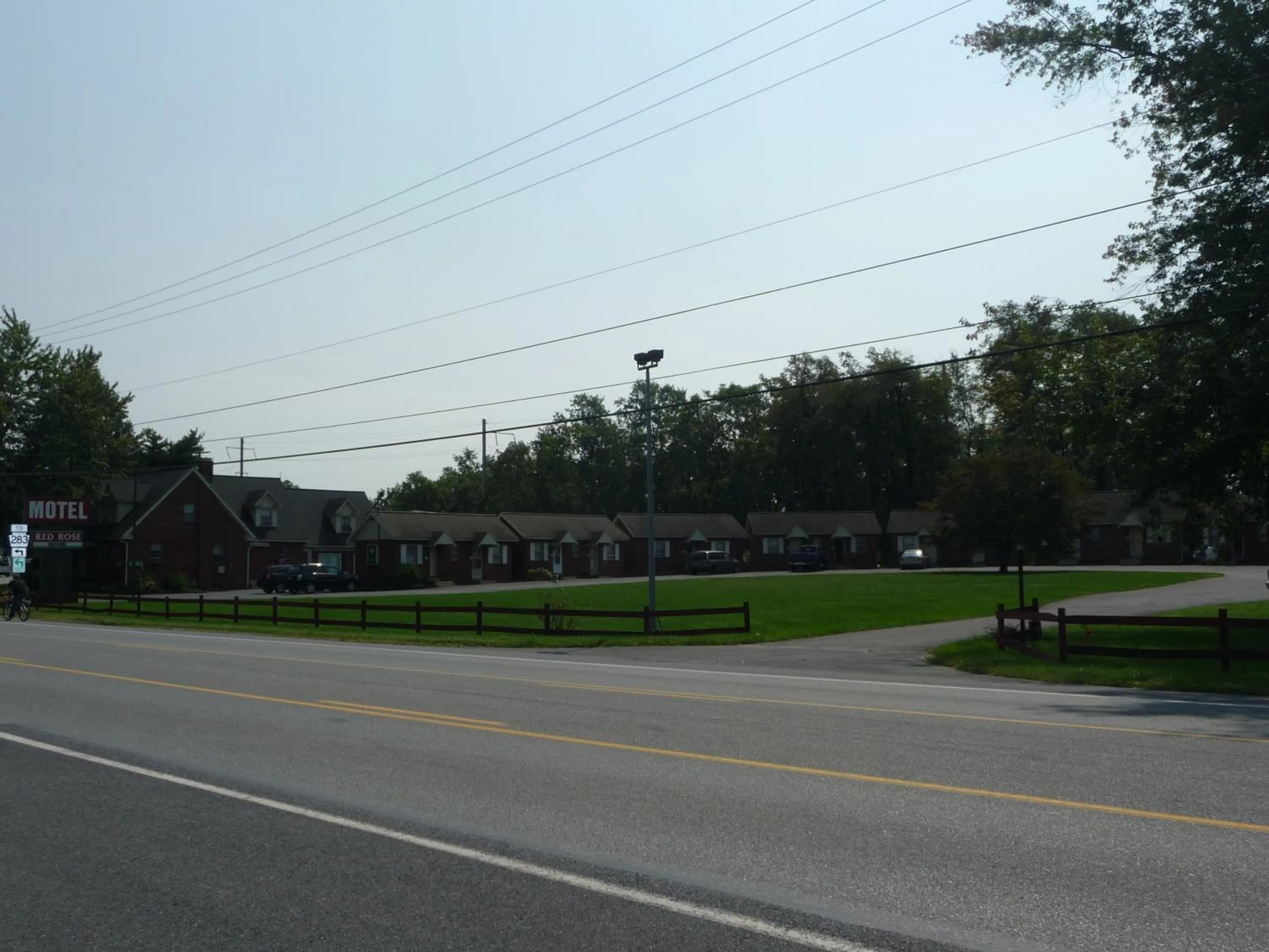 Area and facilities in Red Rose Motel