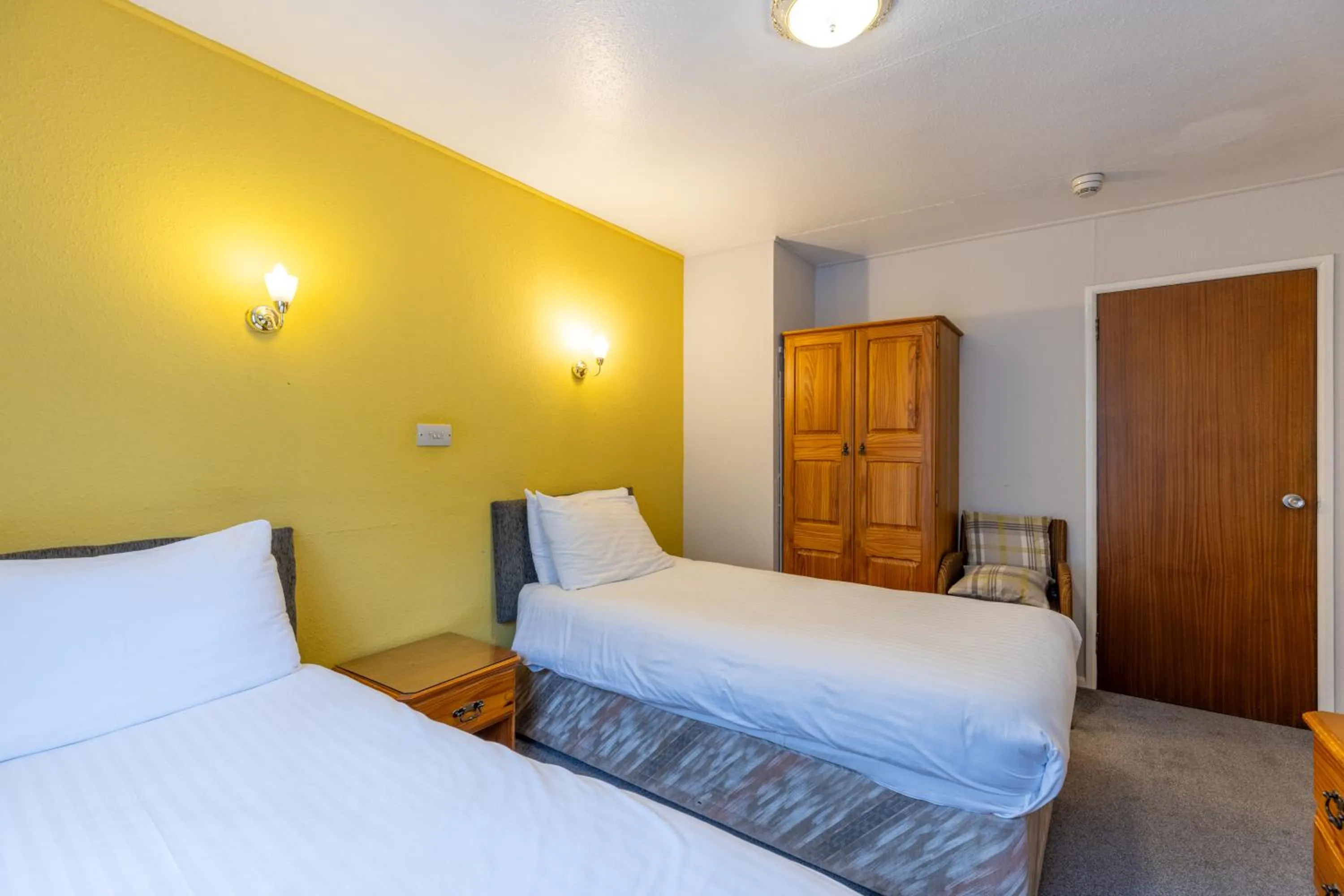 Bed in The Bein Inn Hotel & Restaurant