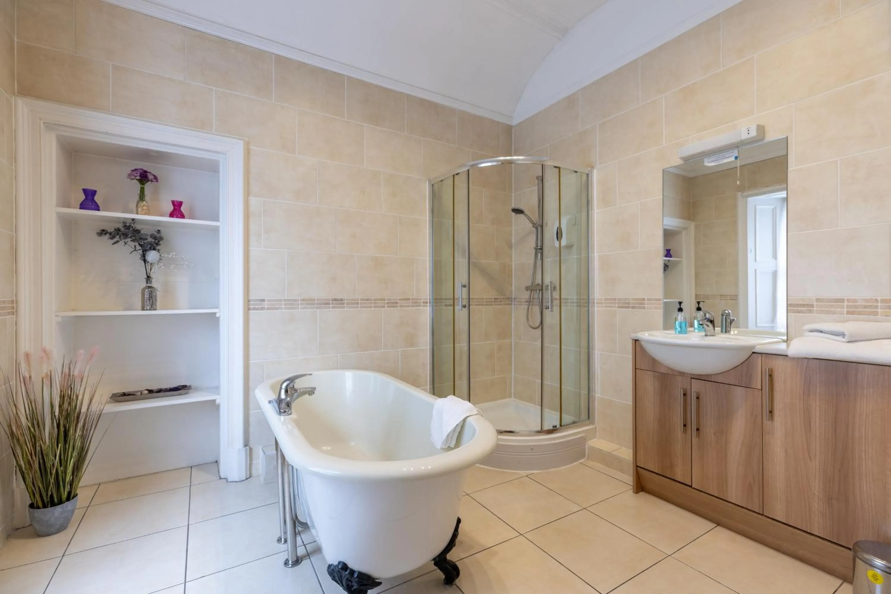 The Bein Inn Hotel & Restaurant