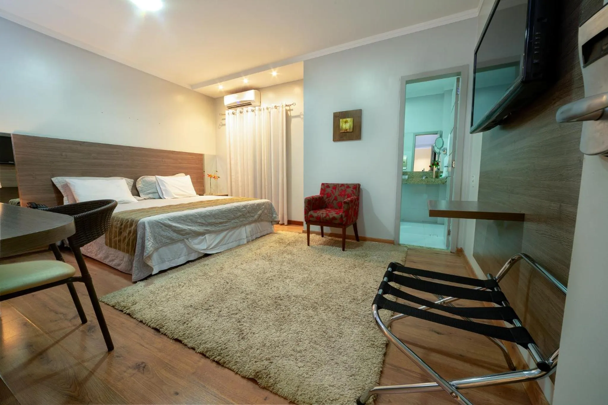 Photo of the whole room, Bed in Hotel Porto Madeira