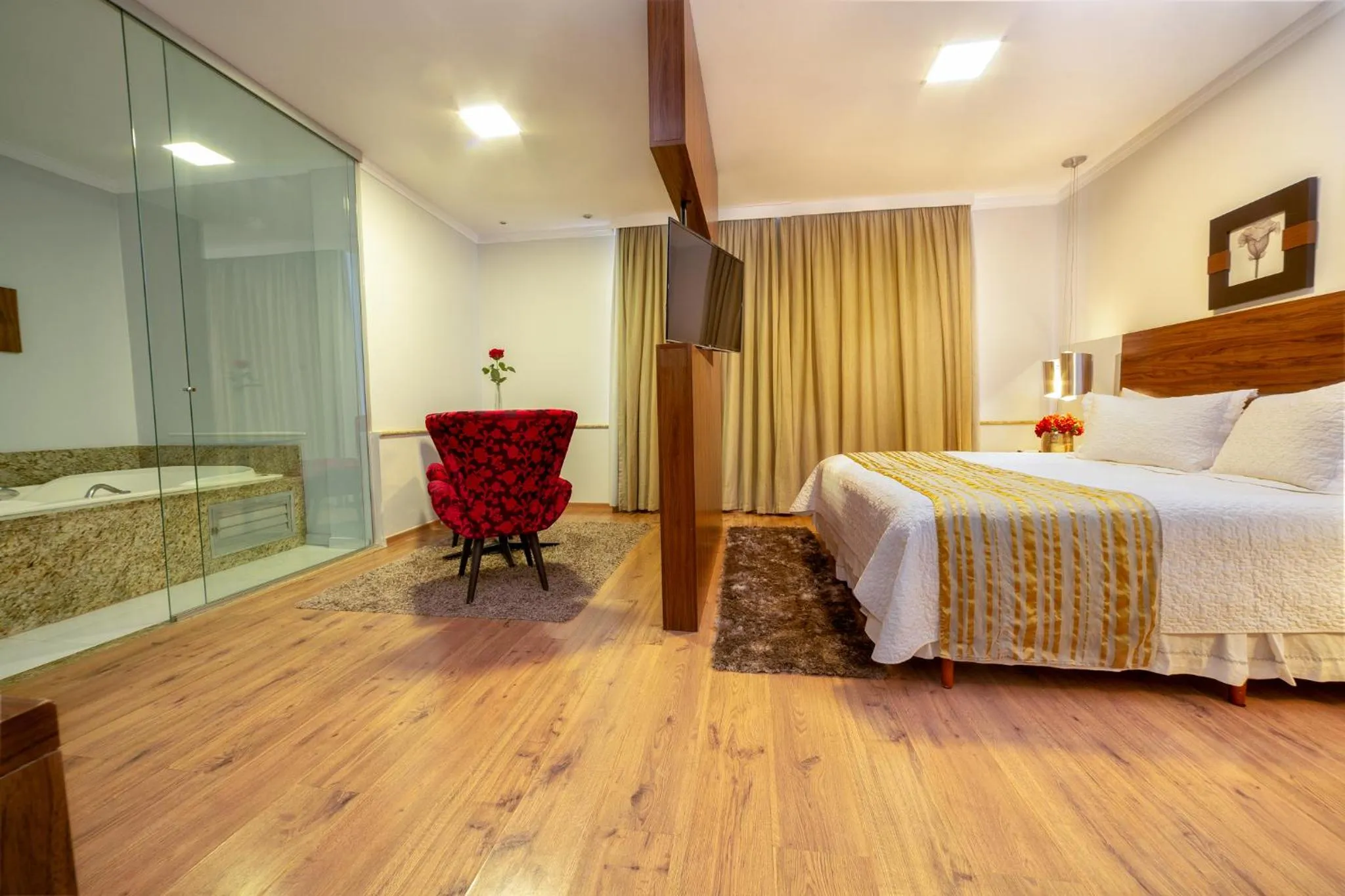 Photo of the whole room, Bed in Hotel Porto Madeira