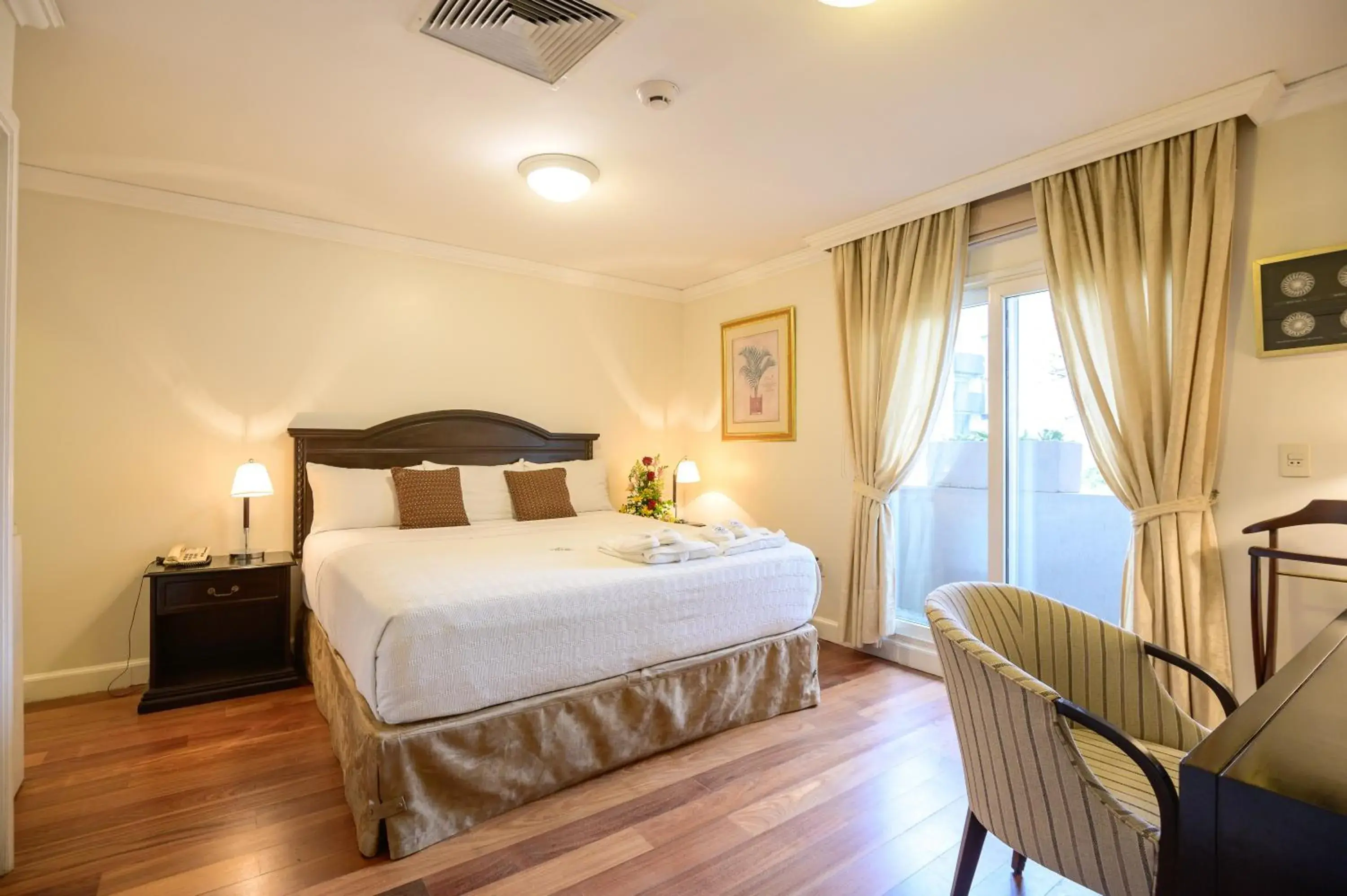 Junior Suite in Hotel Villa Morra Suites Junior Suite in Hotel Villa Morra Suites