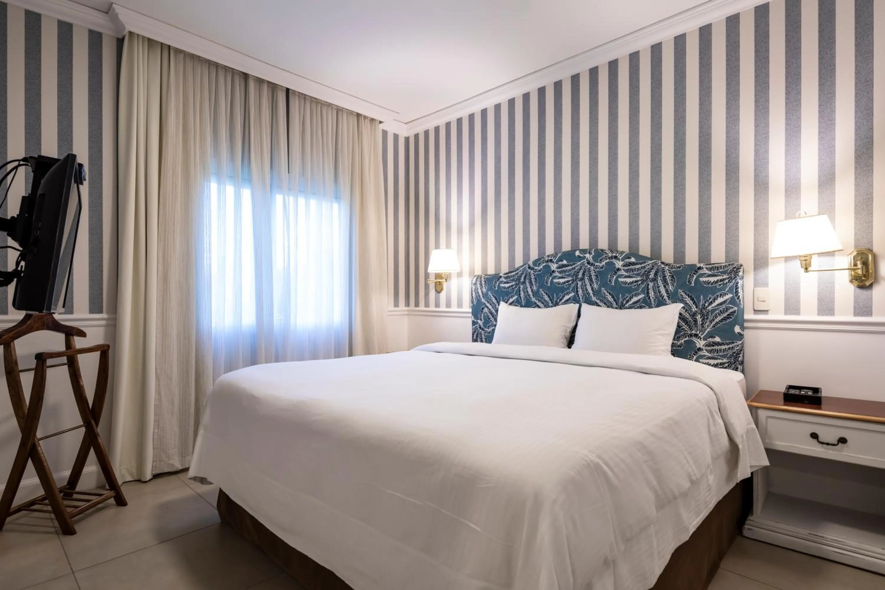 Bedroom, Bed in Hotel Villa Morra Suites