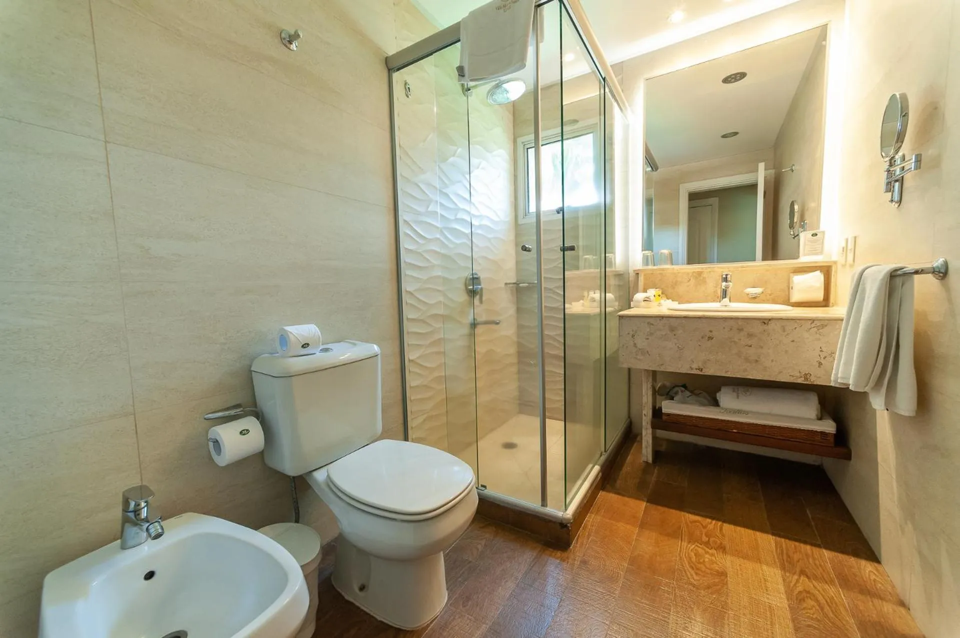 Bathroom in Hotel Villa Morra Suites