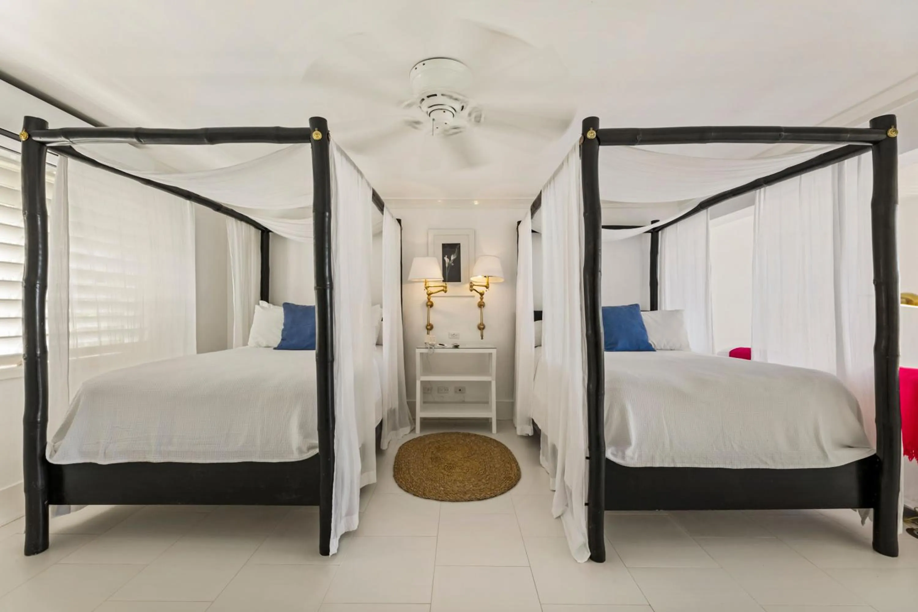 Bedroom, Bed in Round Hill Hotel & Villas