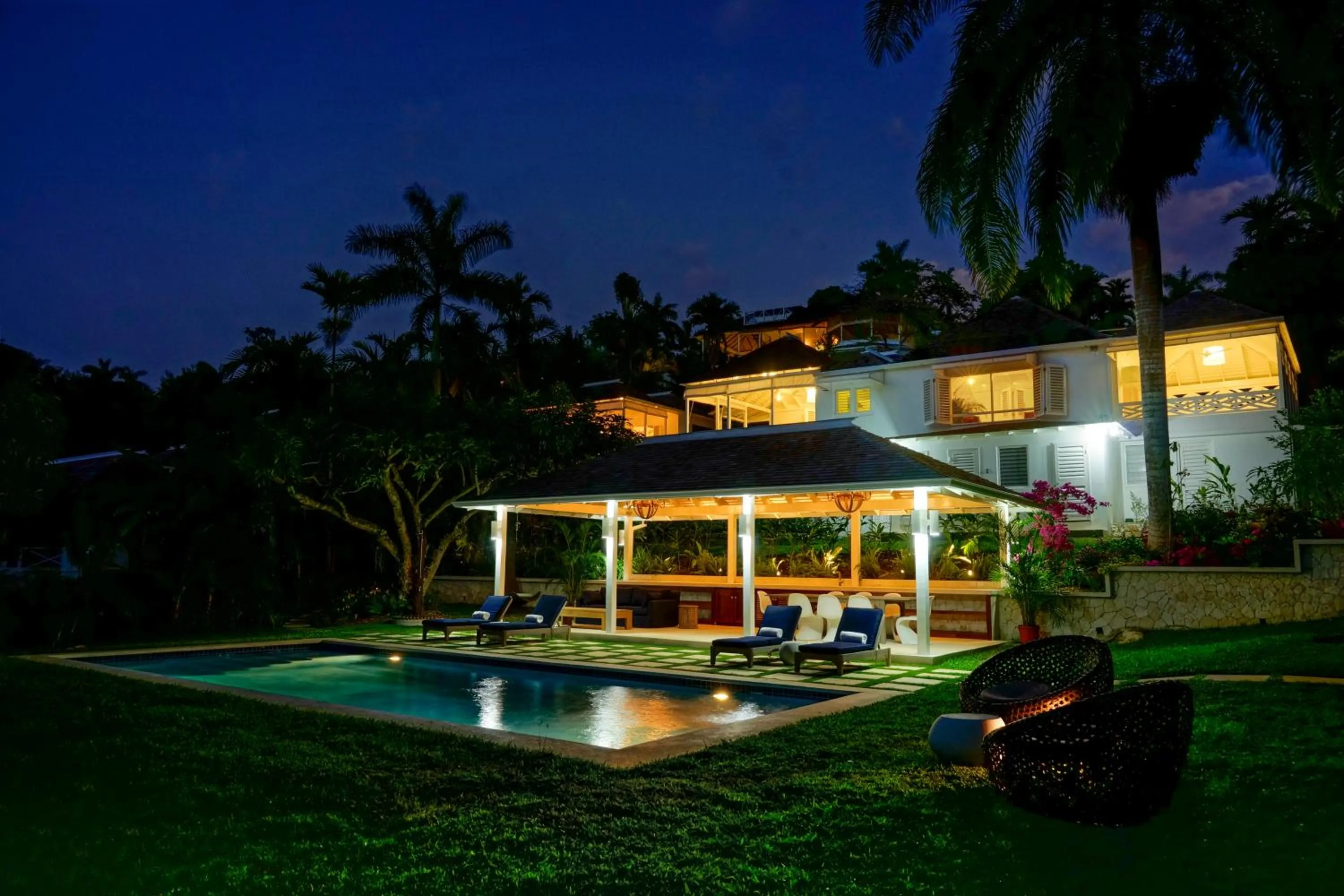 Property building in Round Hill Hotel & Villas