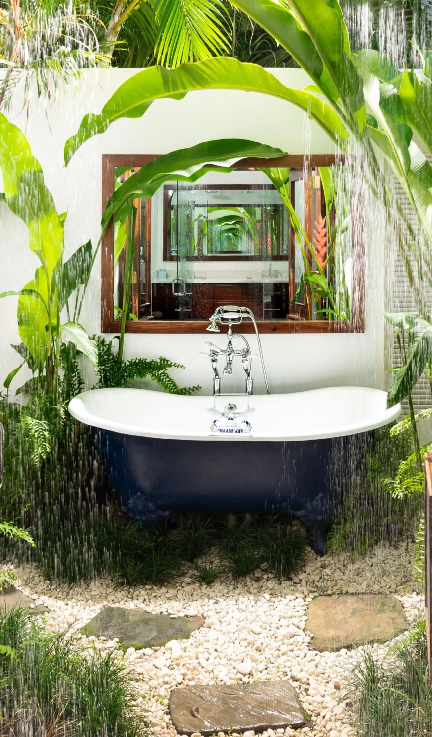 Bath in Round Hill Hotel & Villas