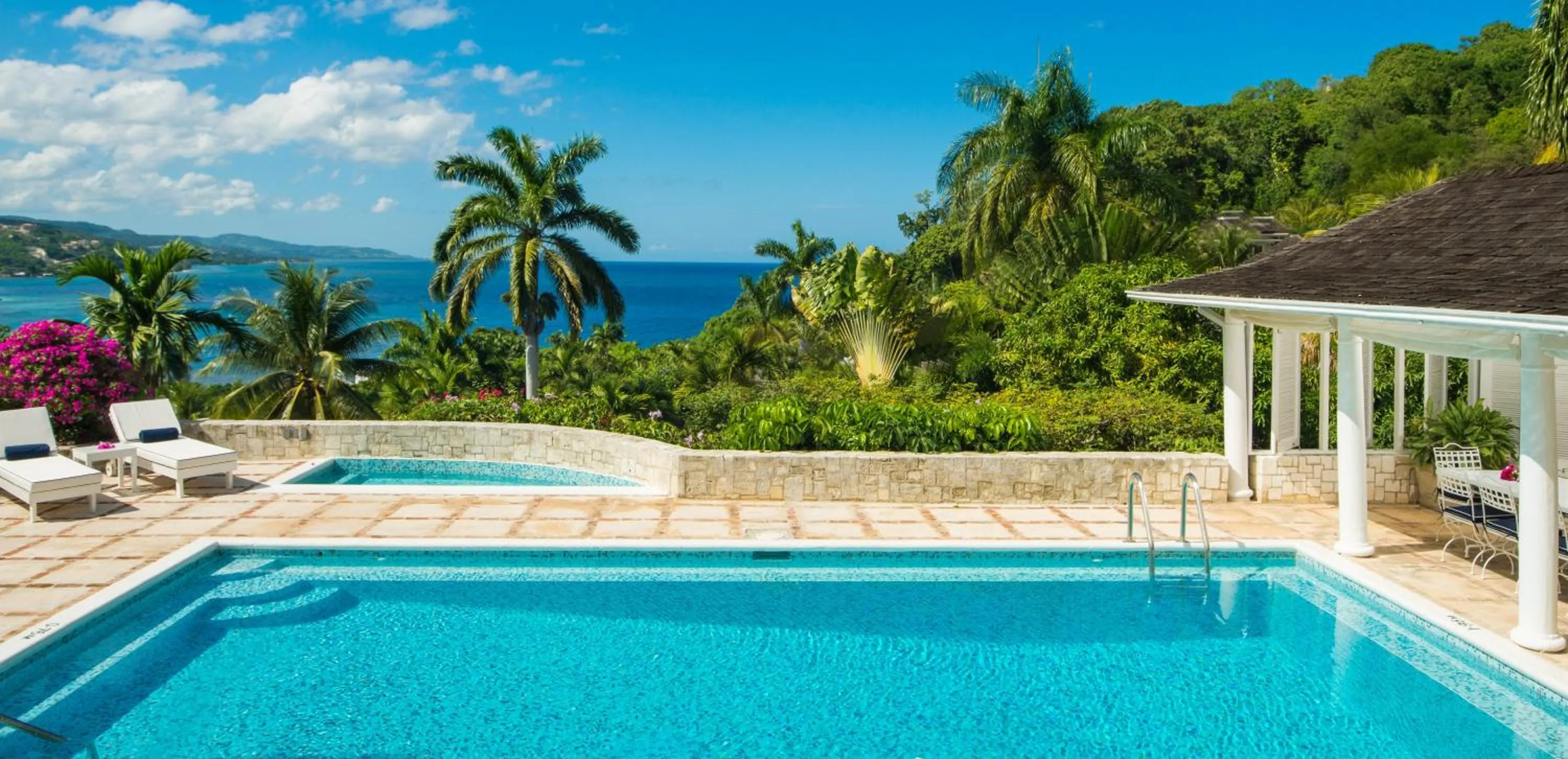 Pool view in Round Hill Hotel & Villas