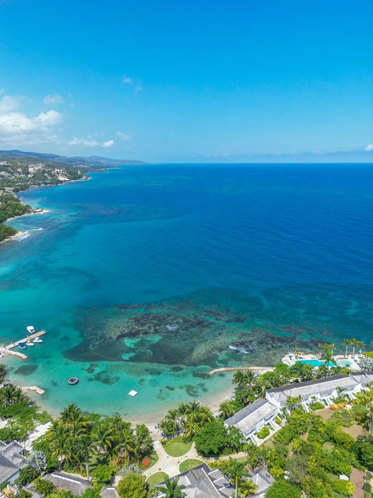 Beach in Round Hill Hotel & Villas