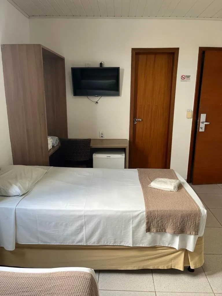 Bed in Larison Economy