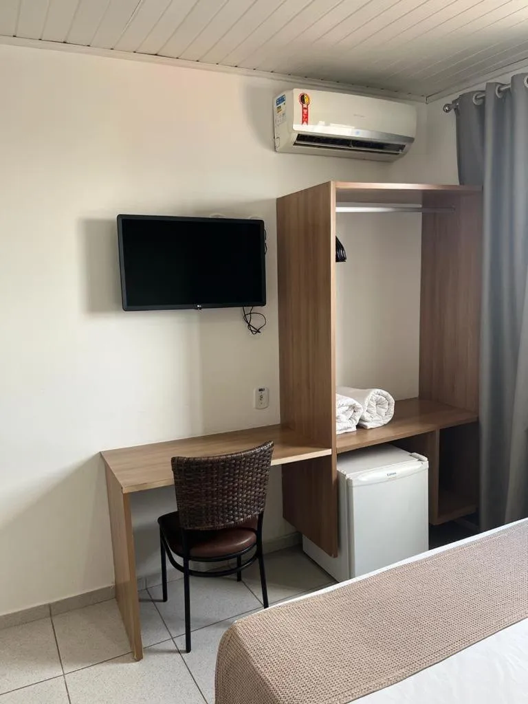 Bed in Larison Economy