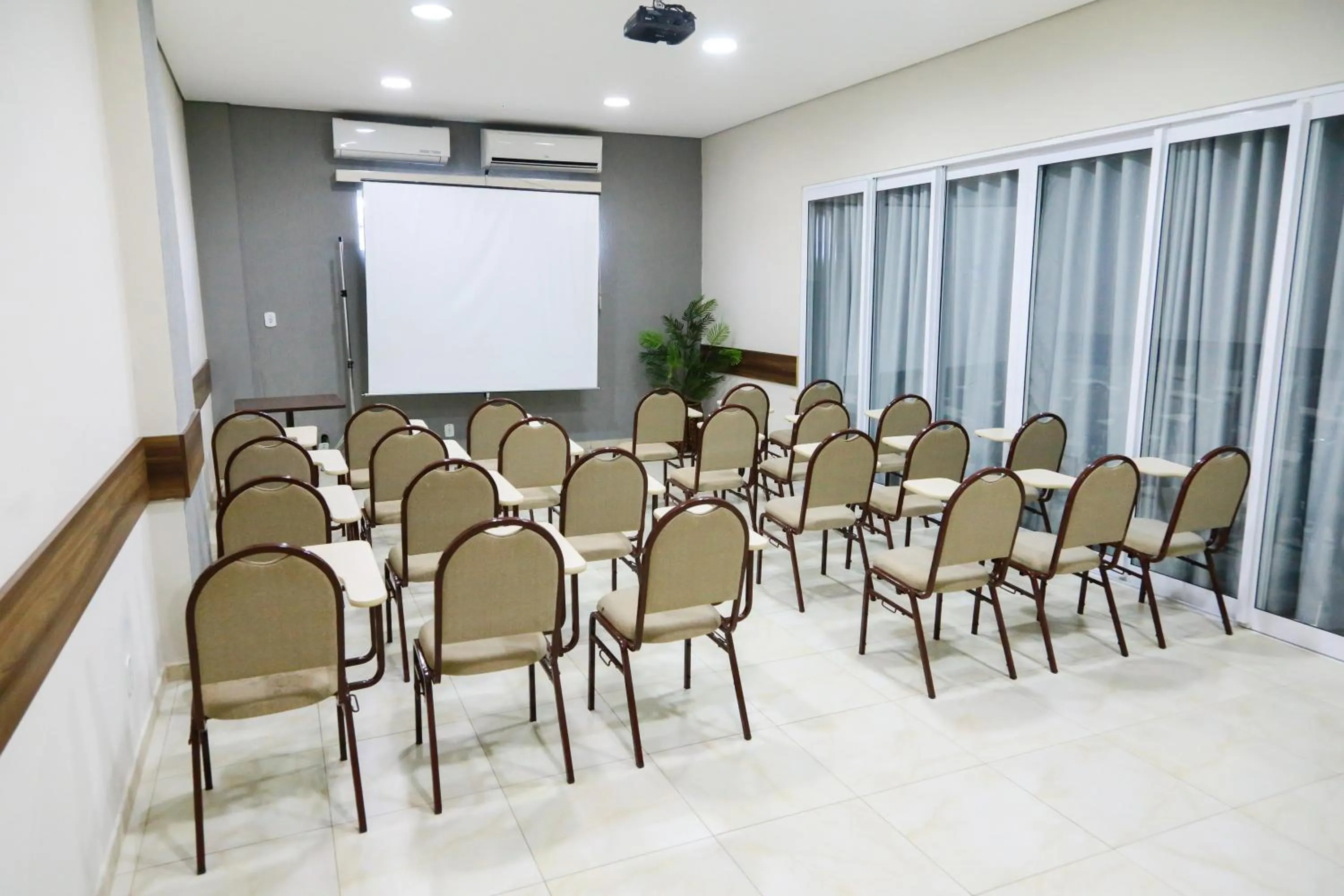 Banquet/Function facilities in Larison Economy