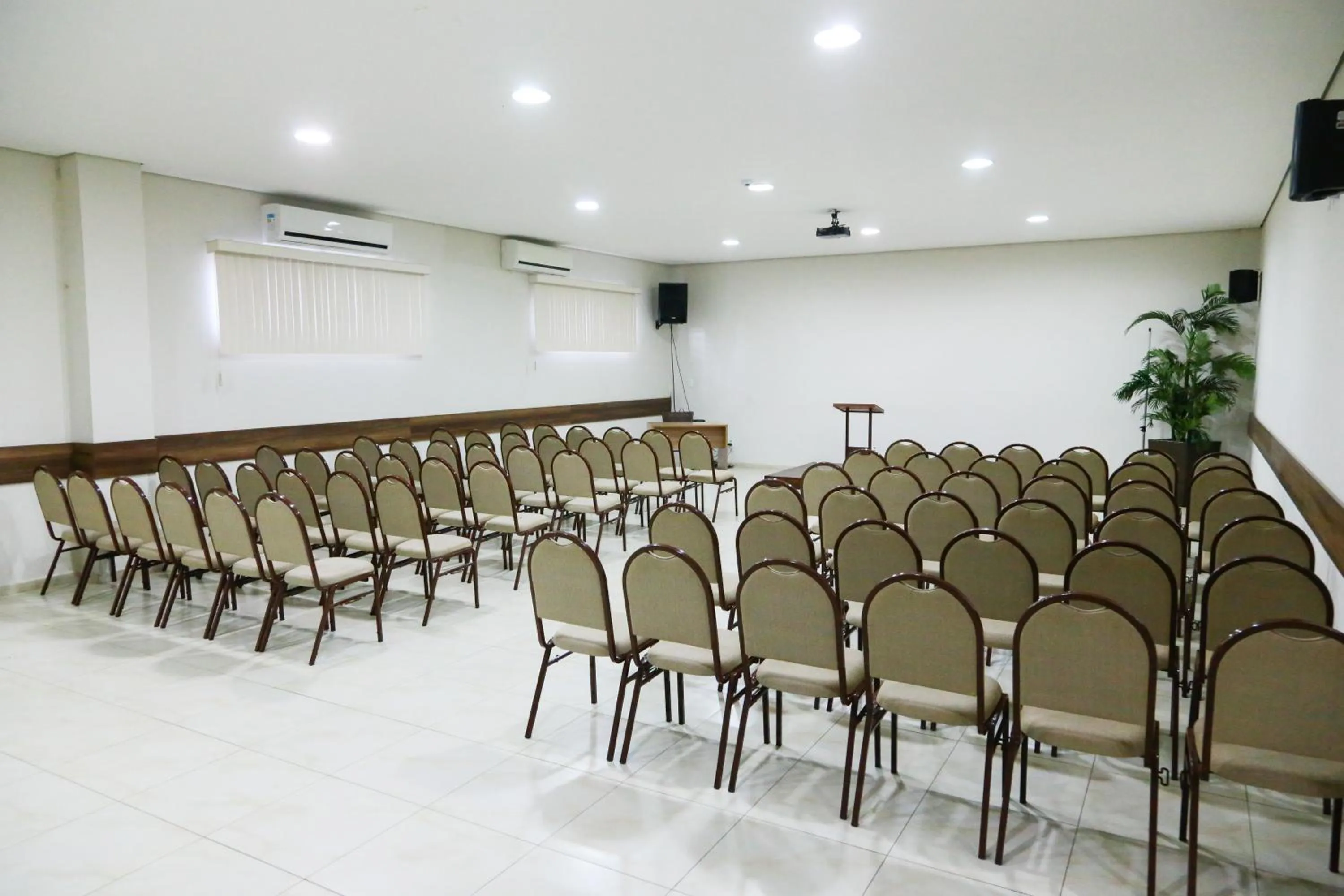 Banquet/Function facilities in Larison Economy