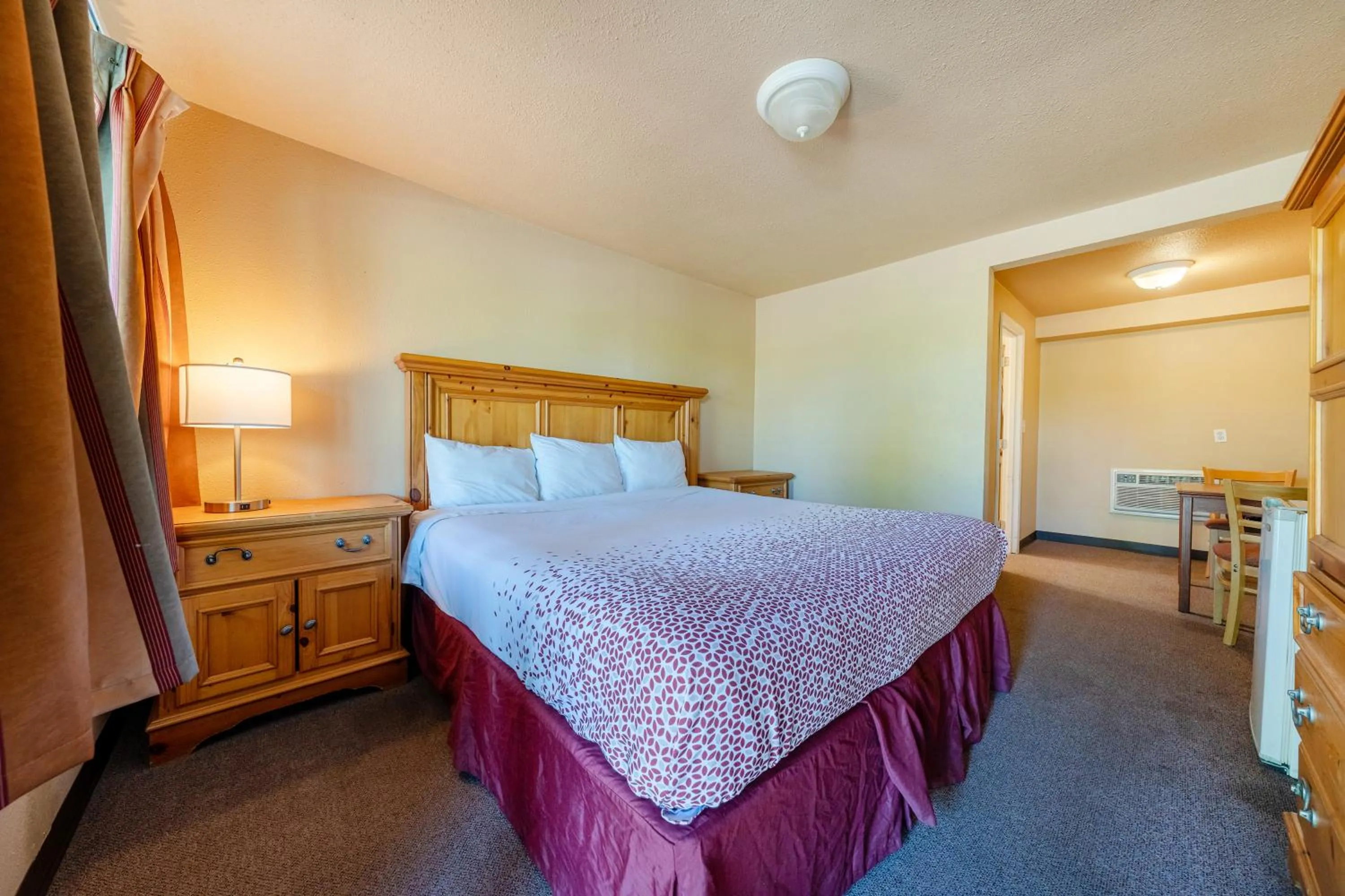 Bedroom, Bed in Juniper Motel Madras by Townhouse