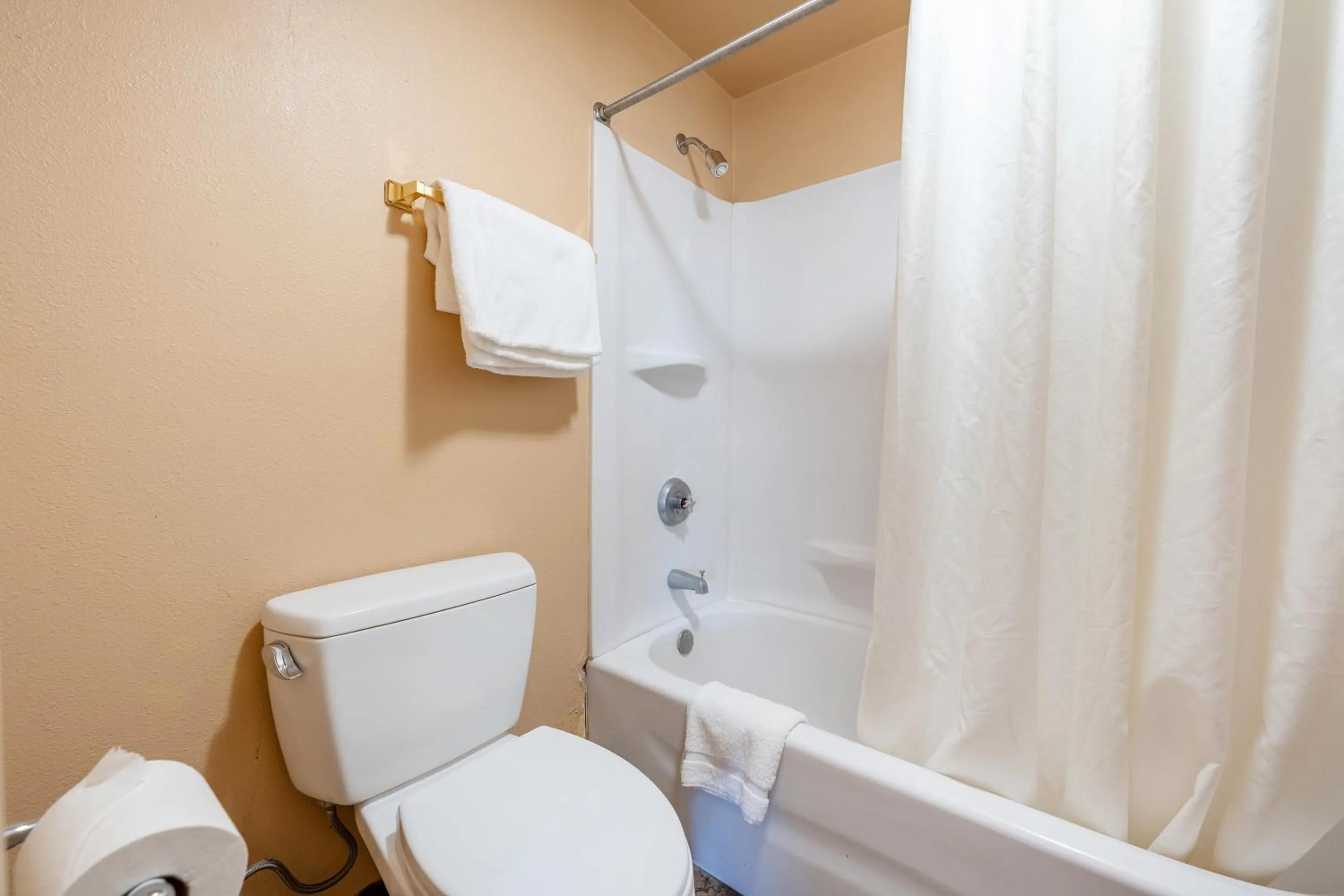Bathroom in Juniper Motel Madras by Townhouse