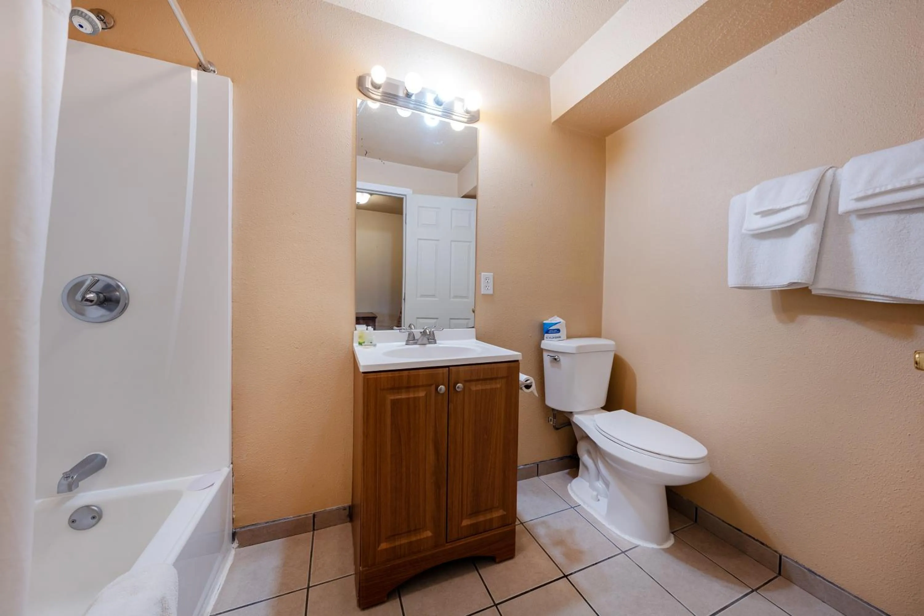 Bathroom in Juniper Motel Madras by Townhouse