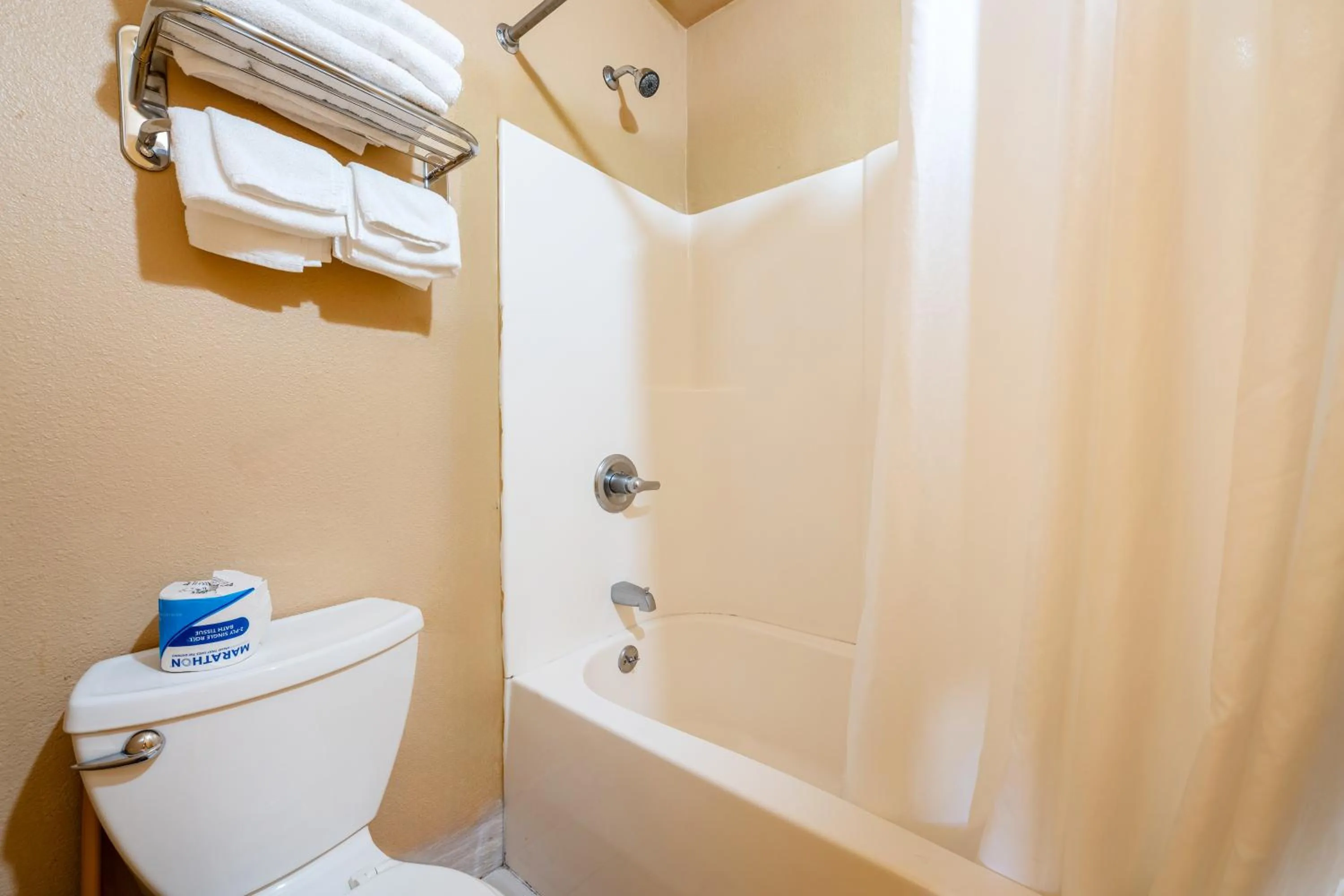 Bathroom in Juniper Motel Madras by Townhouse