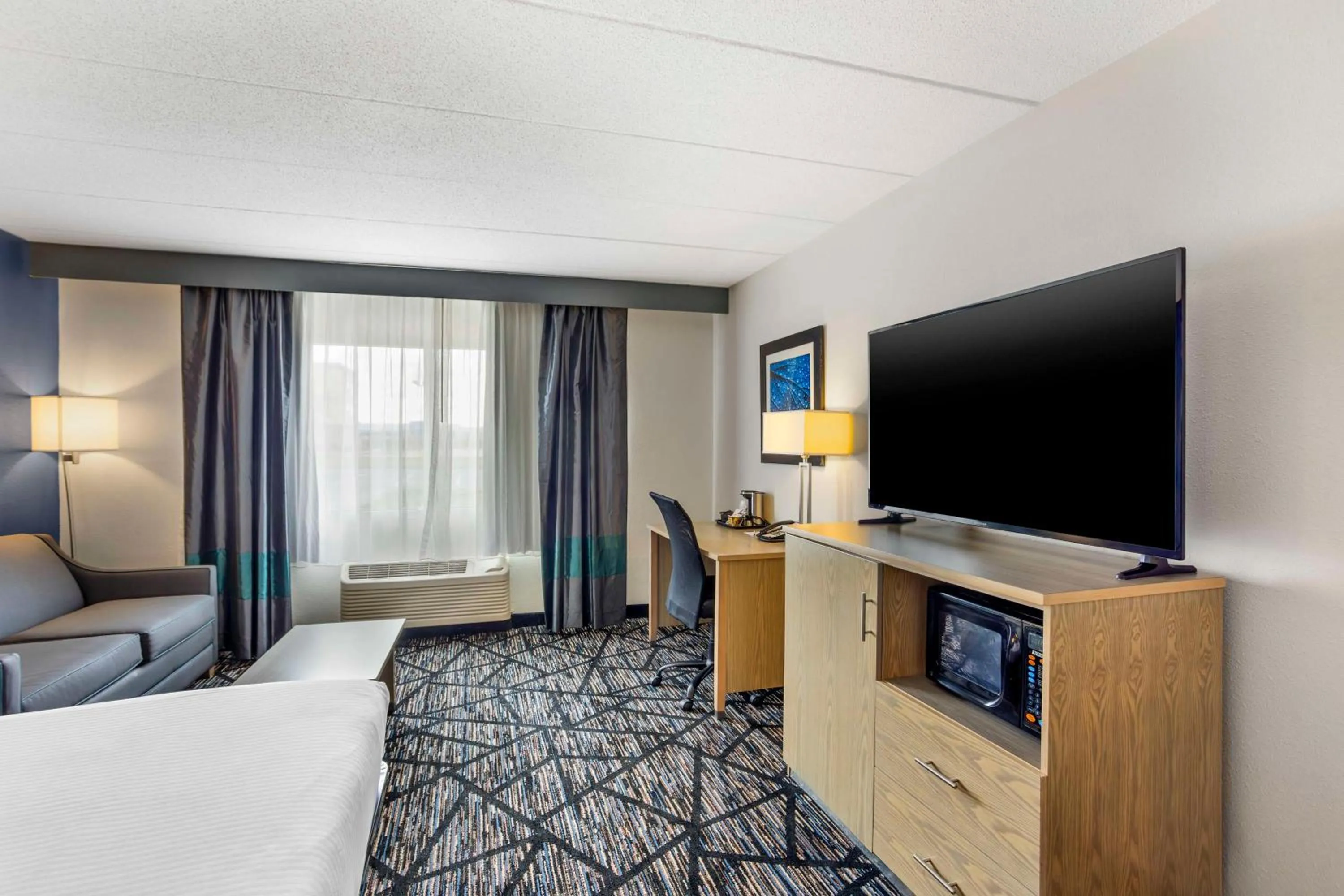 Other, Bed in Best Western Westgate Inn