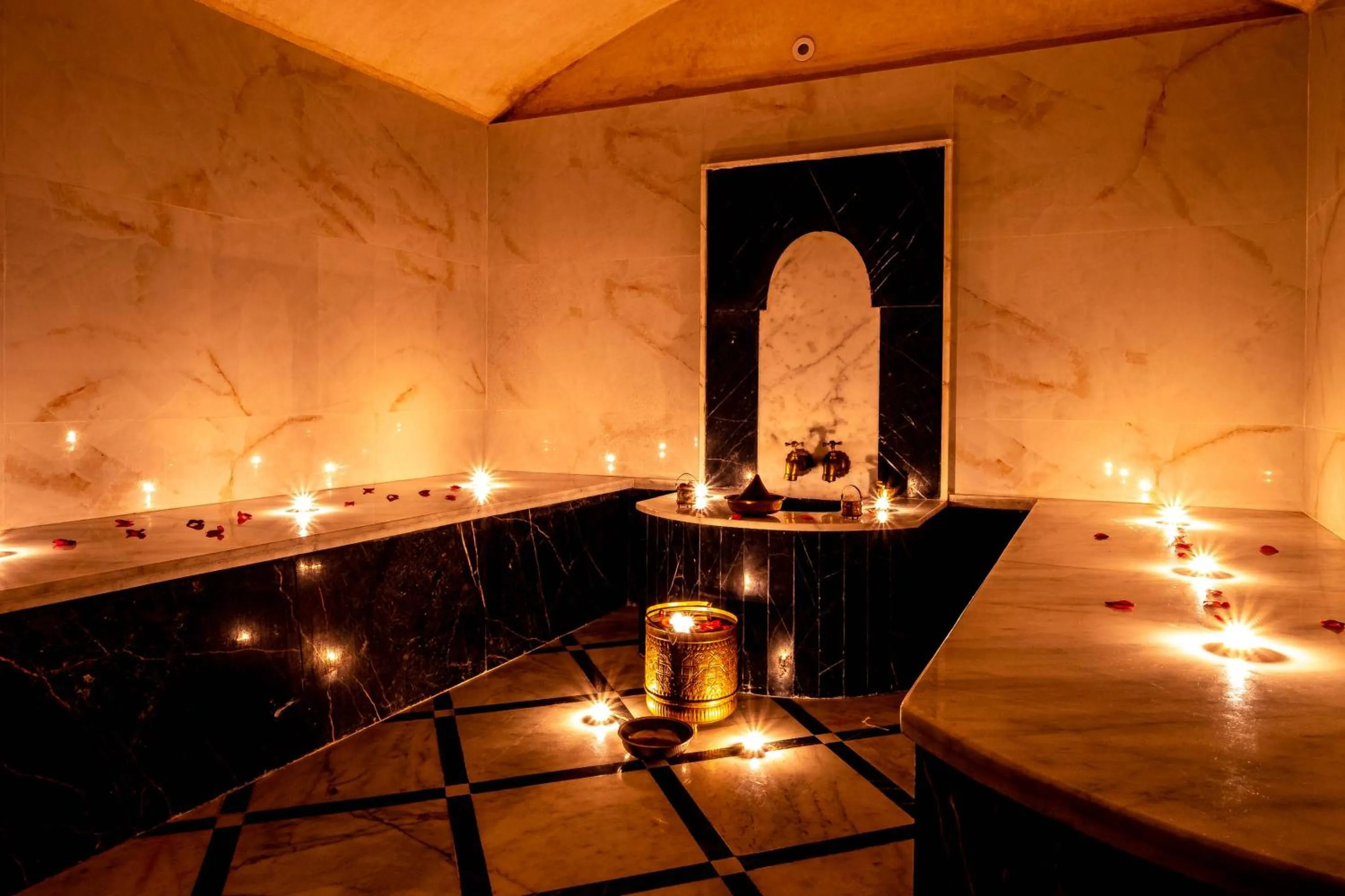 Steam room in Riad Hamdane Rooftop & SPA