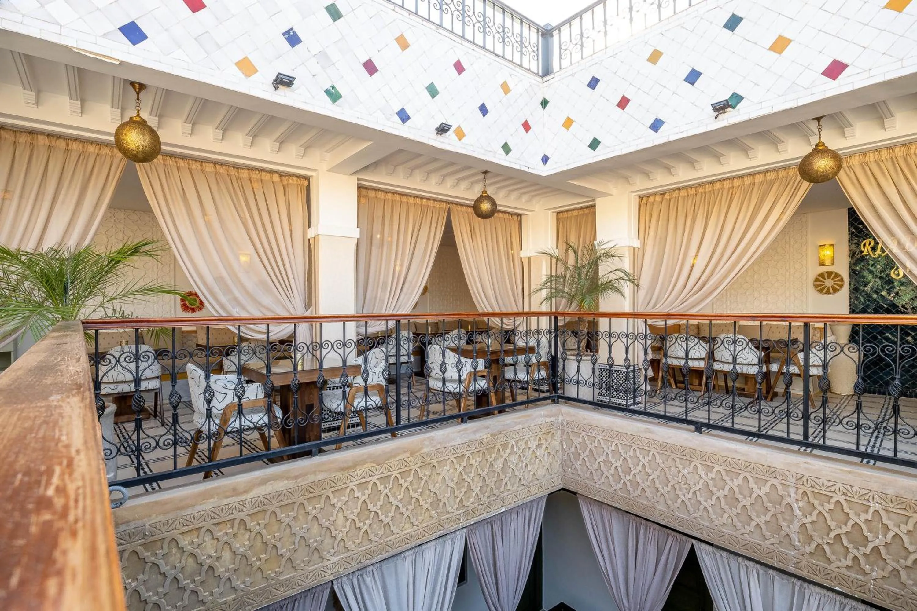 Restaurant/places to eat in Riad Hamdane Rooftop & SPA