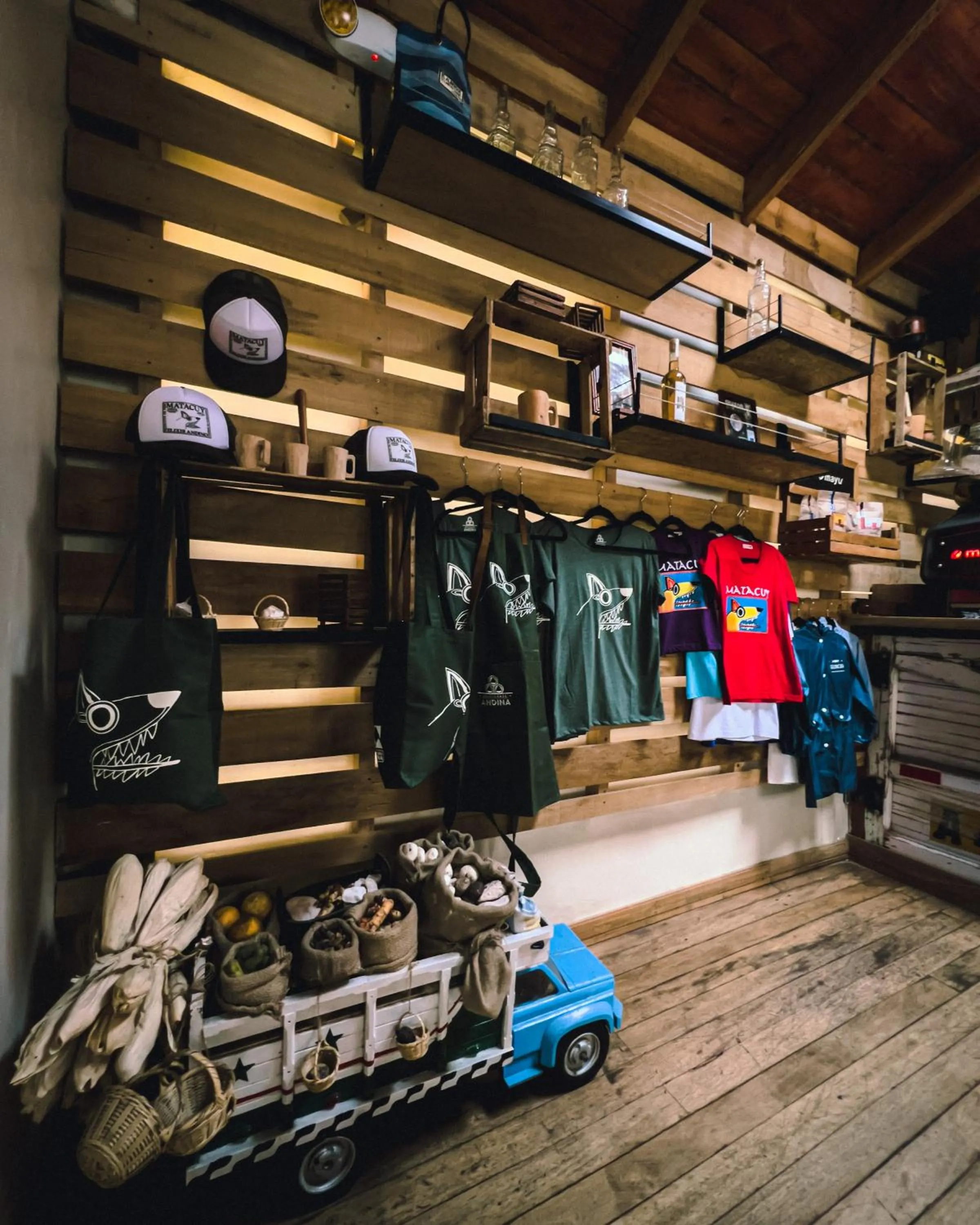 On-site shops in El Albergue Ollantaytambo