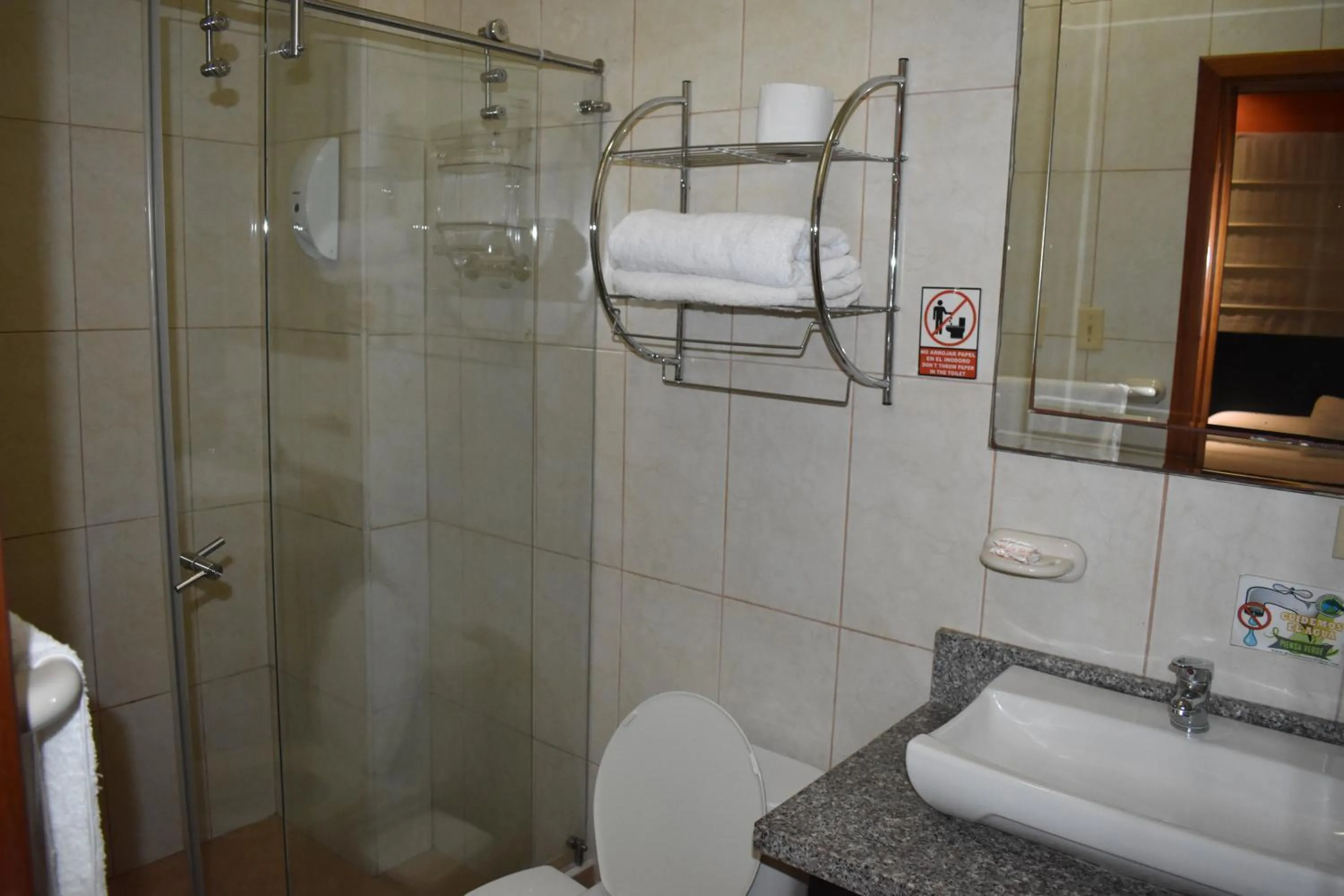 Bathroom in Hotel La Laguna Galapagos