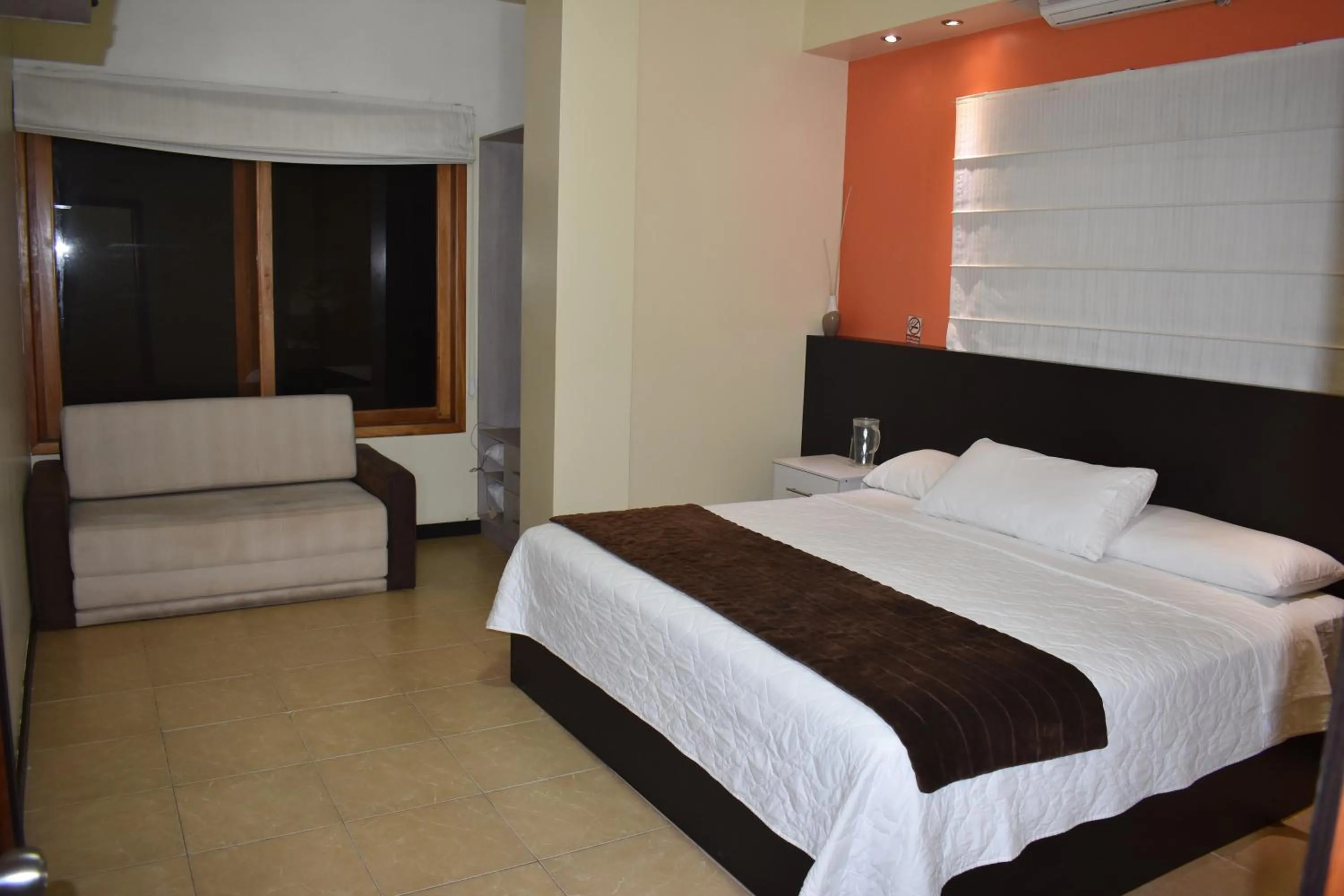 Bedroom, Bed in Hotel La Laguna Galapagos