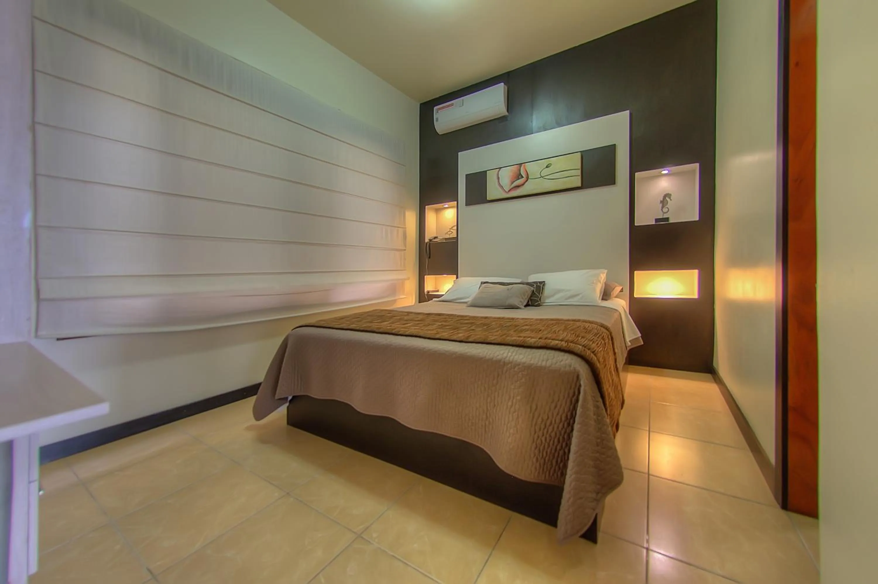 Bed in Hotel La Laguna Galapagos