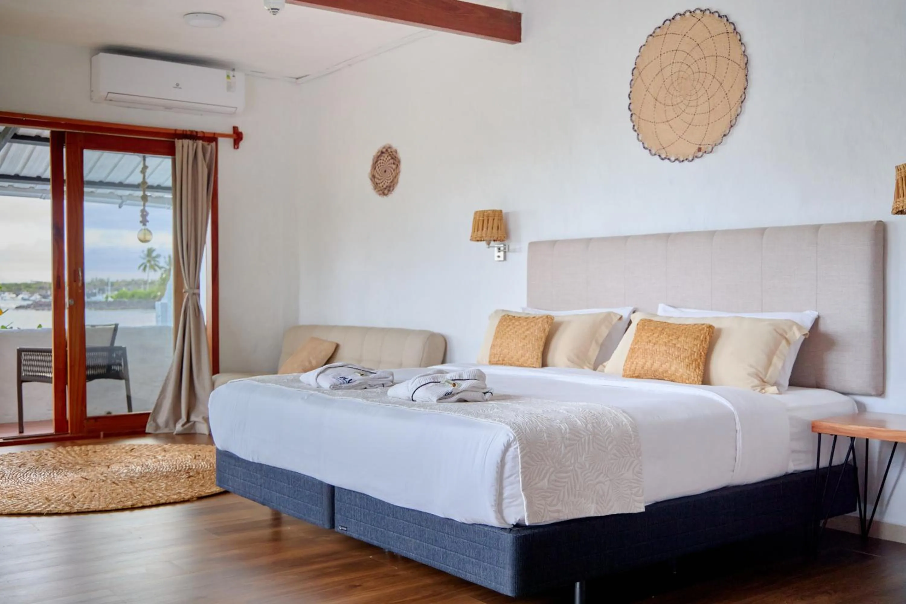 Bedroom, Bed in Blu Galapagos Sustainable Waterfront Lodge