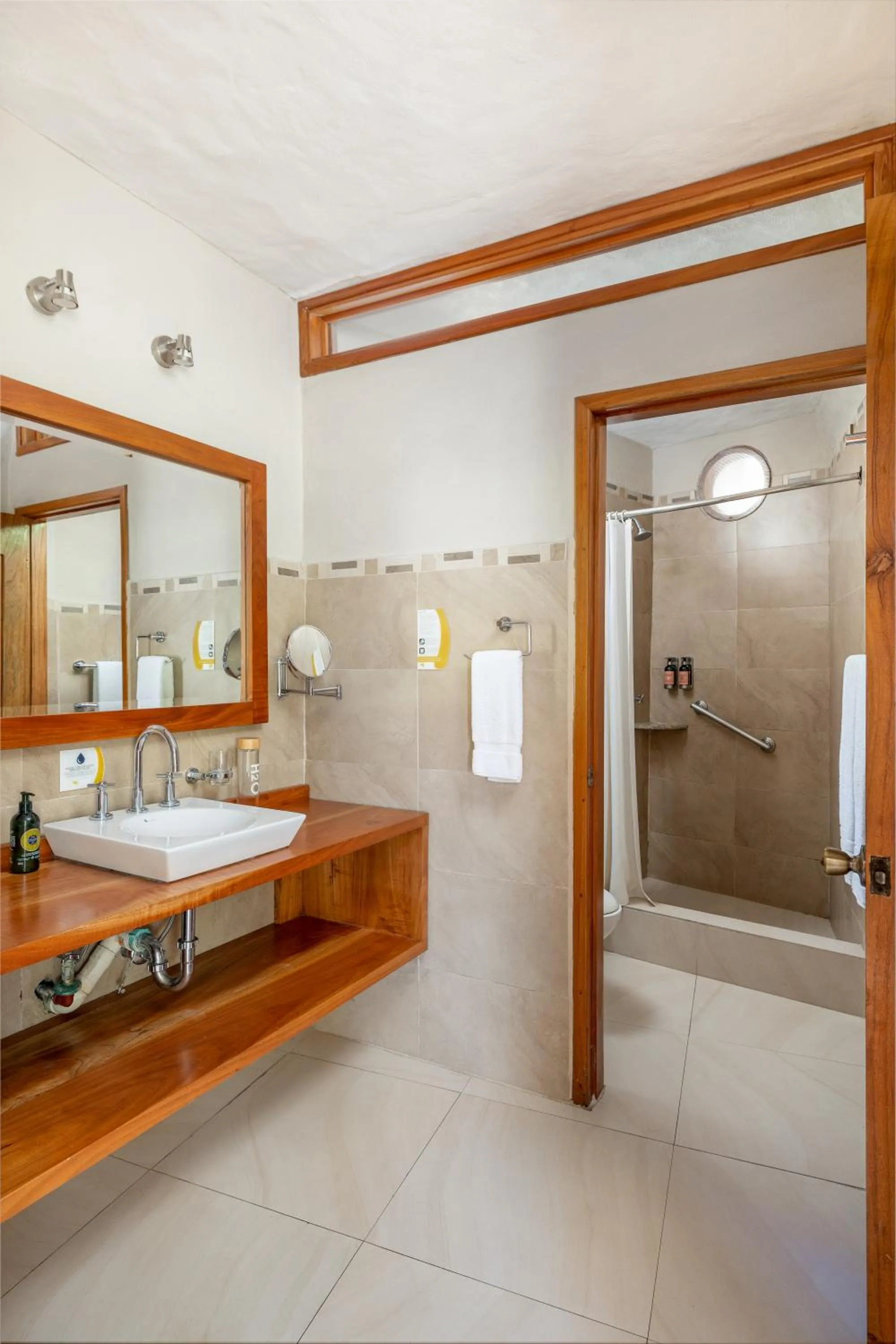 Bathroom in Blu Galapagos Sustainable Waterfront Lodge