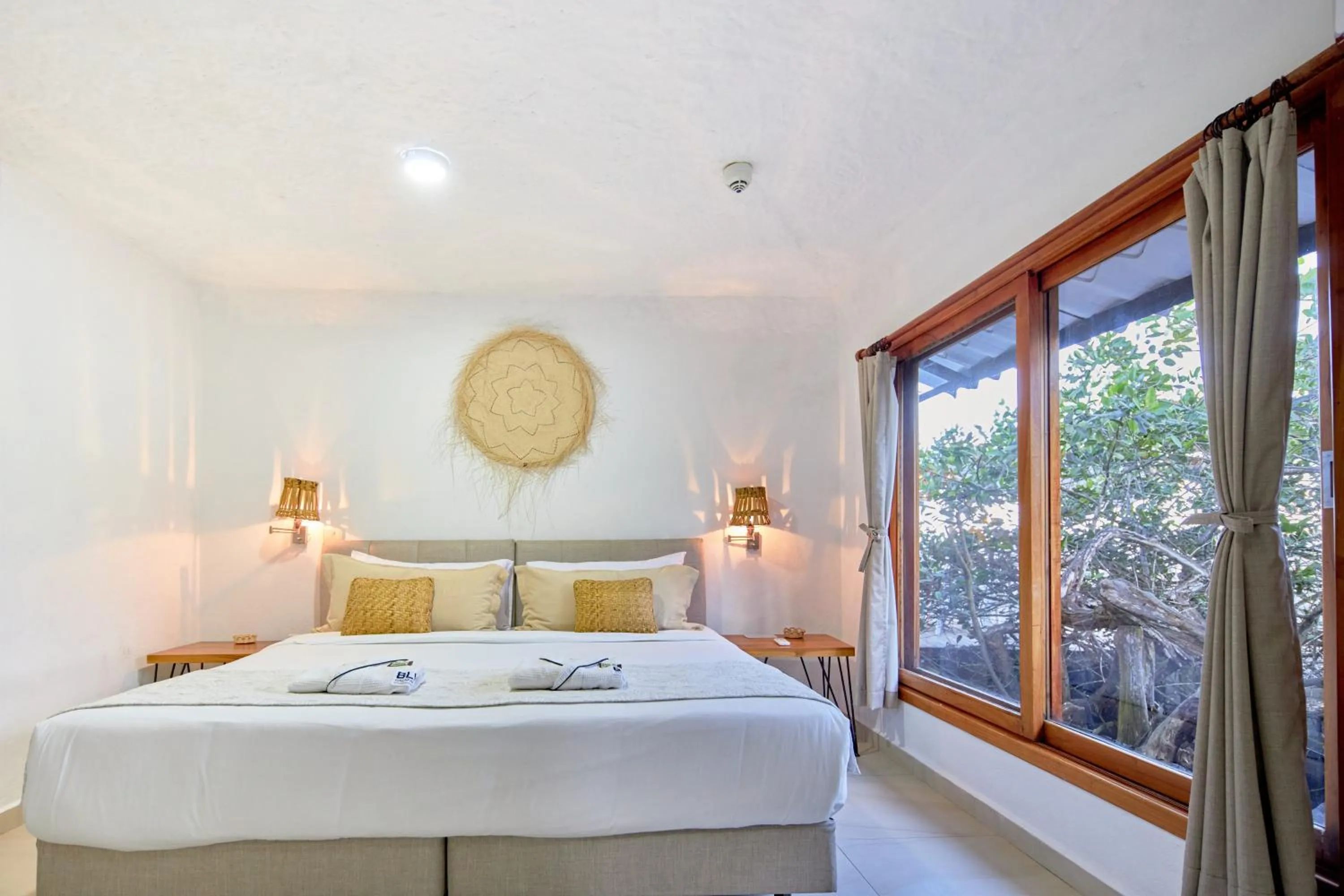 Bedroom, Bed in Blu Galapagos Sustainable Waterfront Lodge
