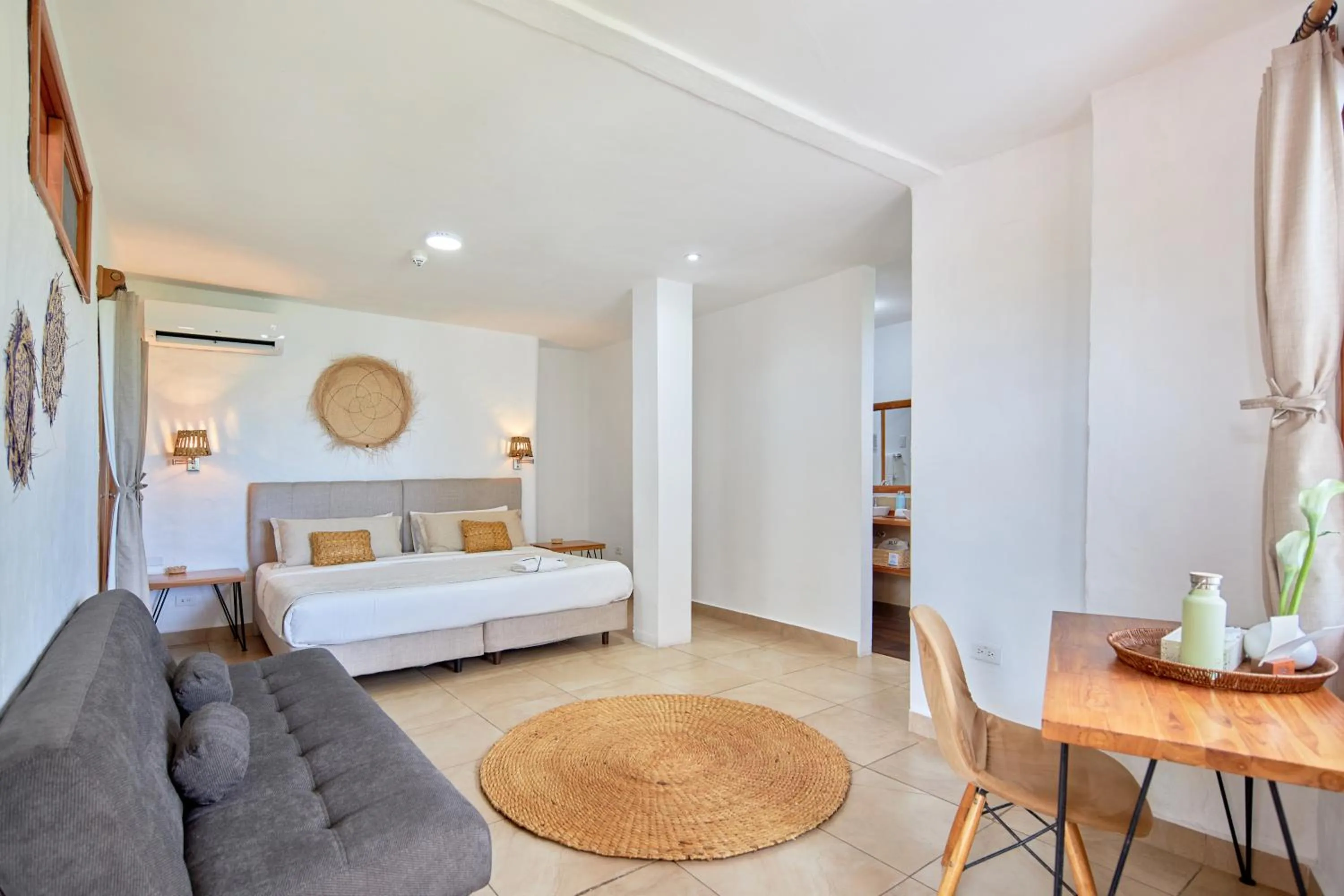 Bedroom, Bed in Blu Galapagos Sustainable Waterfront Lodge