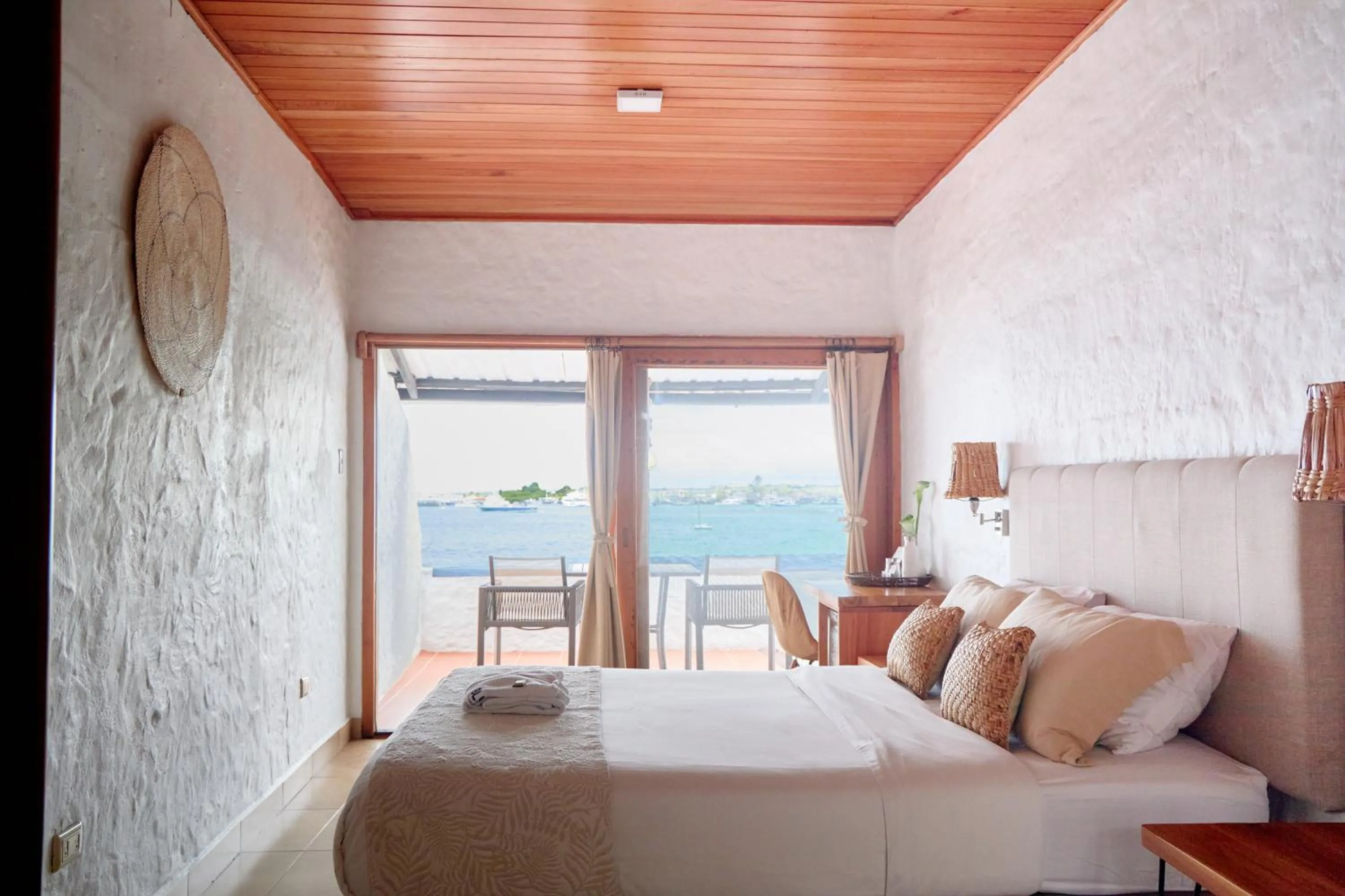 Bedroom, Bed in Blu Galapagos Sustainable Waterfront Lodge