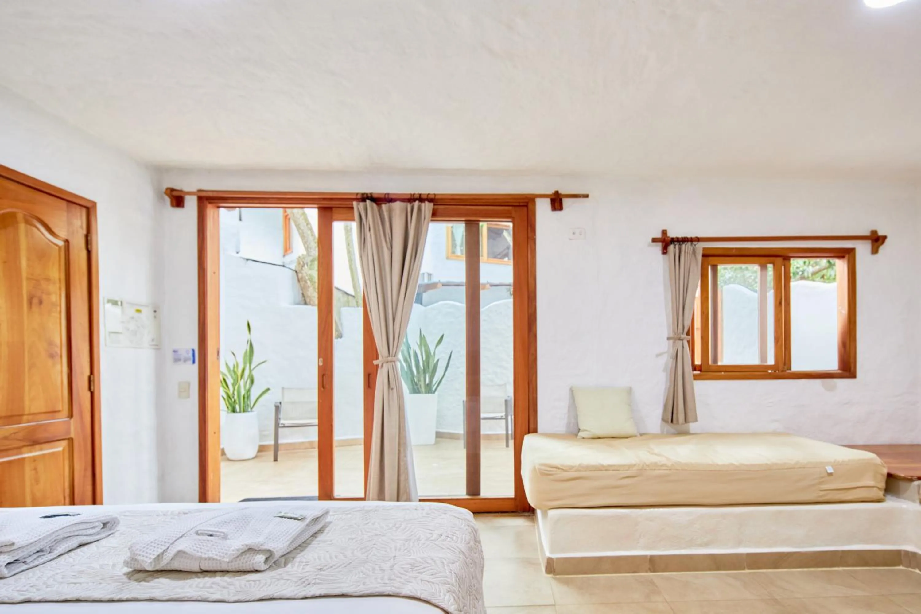 Bedroom, Bed in Blu Galapagos Sustainable Waterfront Lodge