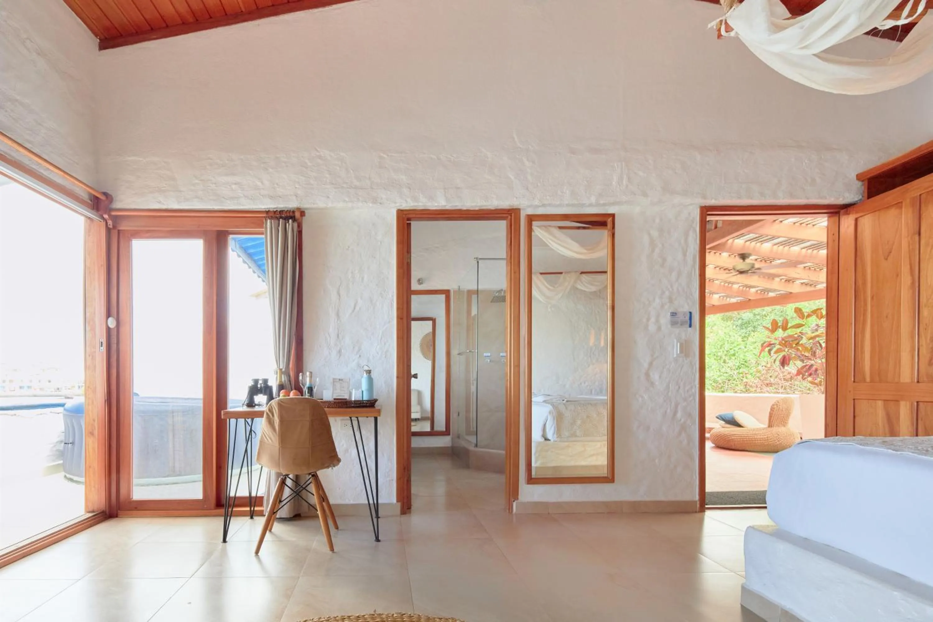 Bedroom, Bed in Blu Galapagos Sustainable Waterfront Lodge