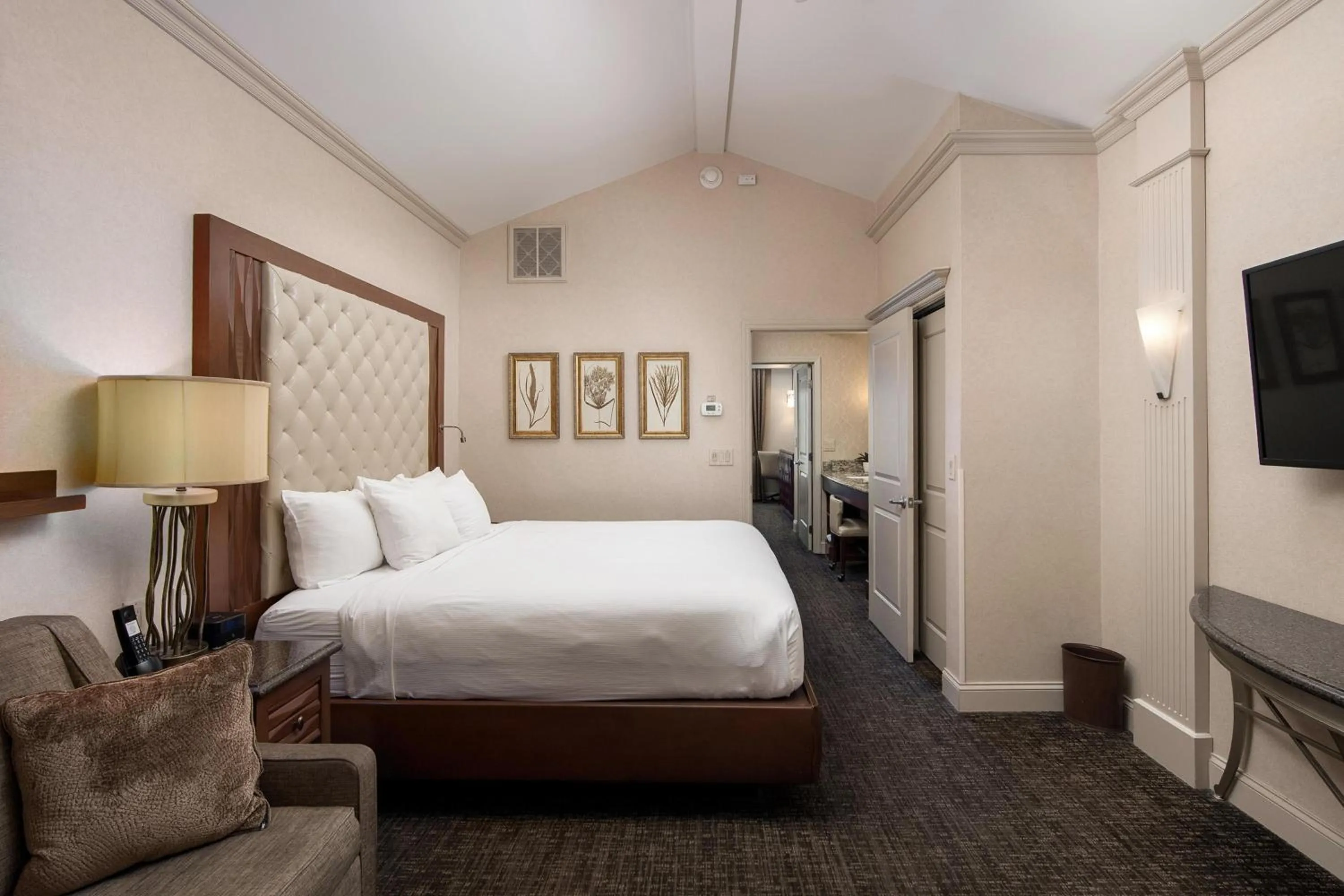 Photo of the whole room, Bed in Eden Resort and Suites, BW Premier Collection