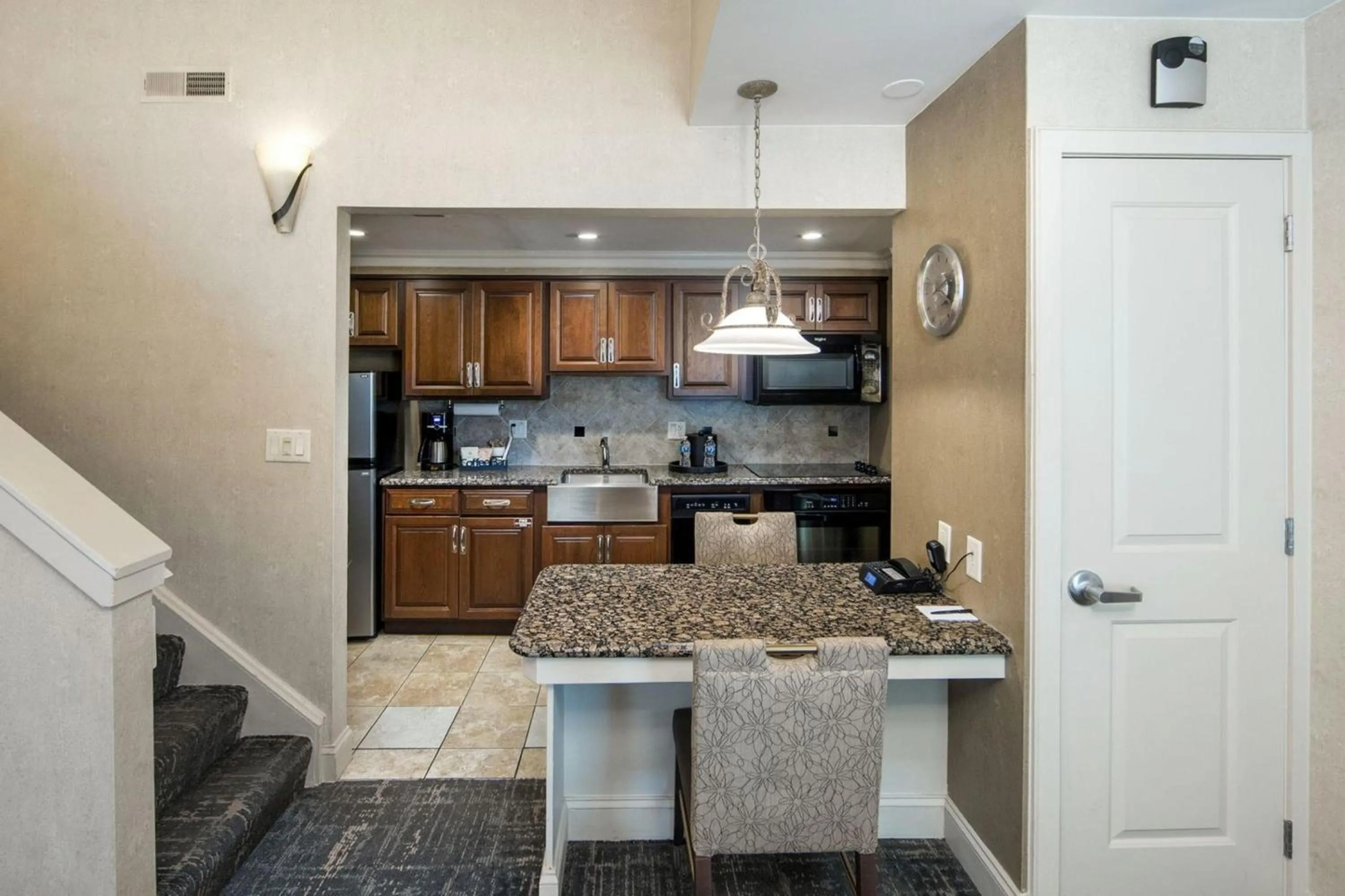 Kitchen or kitchenette in Eden Resort and Suites, BW Premier Collection