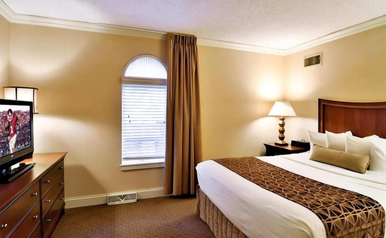 Bedroom, Bed in Eden Resort and Suites, BW Premier Collection